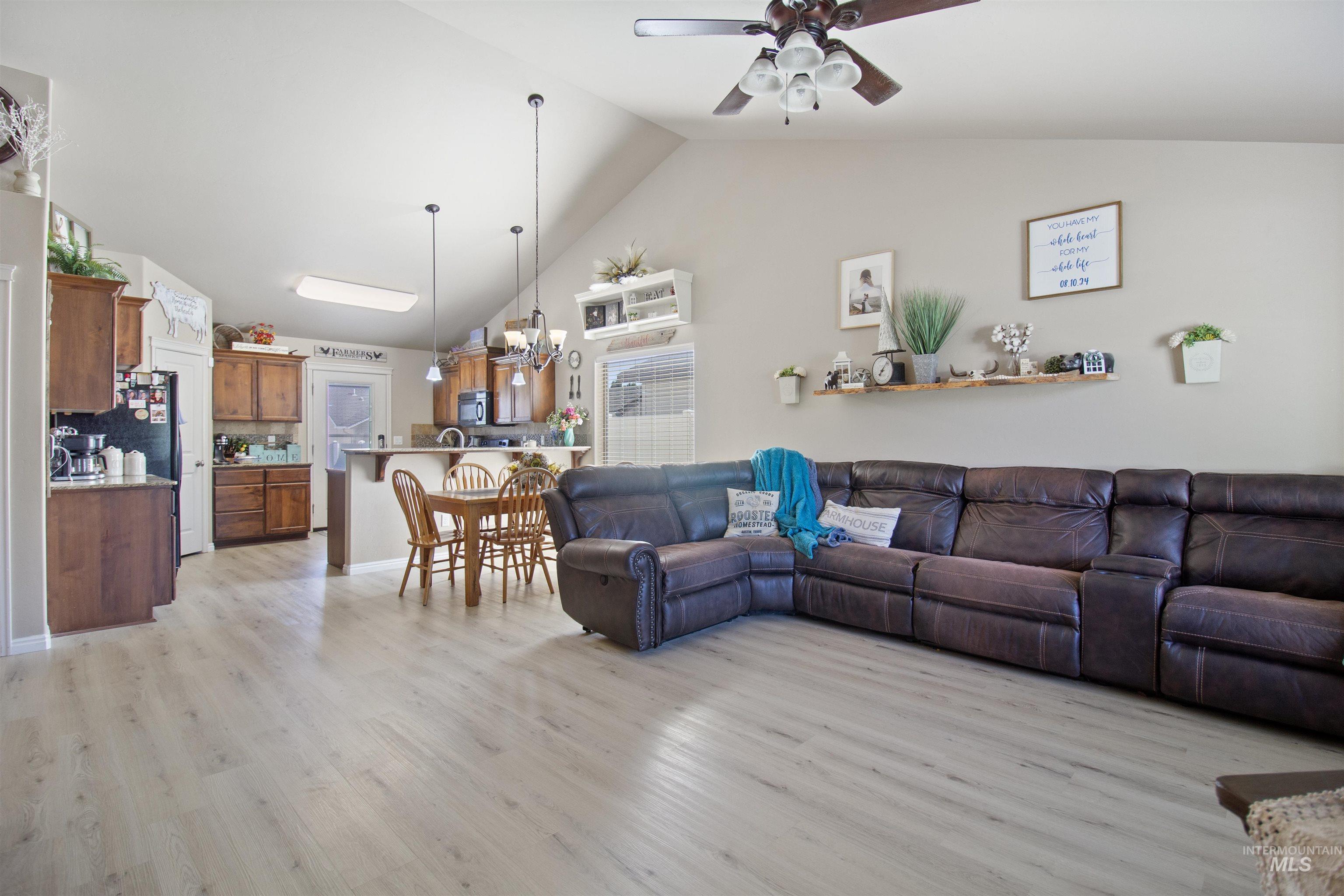 1068 Terra Ave, Twin Falls, Idaho 83301, 4 Bedrooms, 2.5 Bathrooms, Residential For Sale, Price $435,000,MLS 98987580