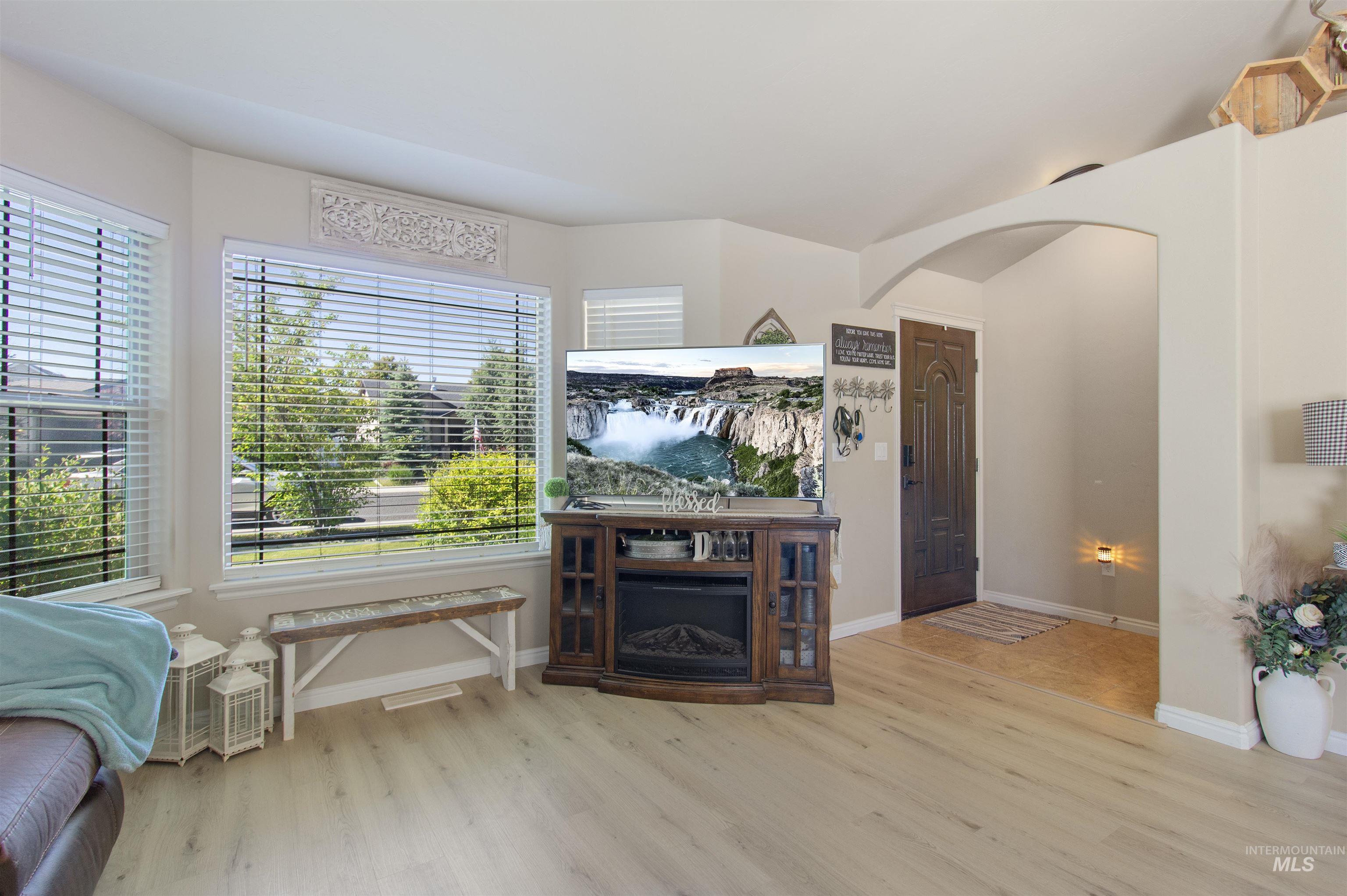 1068 Terra Ave, Twin Falls, Idaho 83301, 4 Bedrooms, 2.5 Bathrooms, Residential For Sale, Price $435,000,MLS 98987580