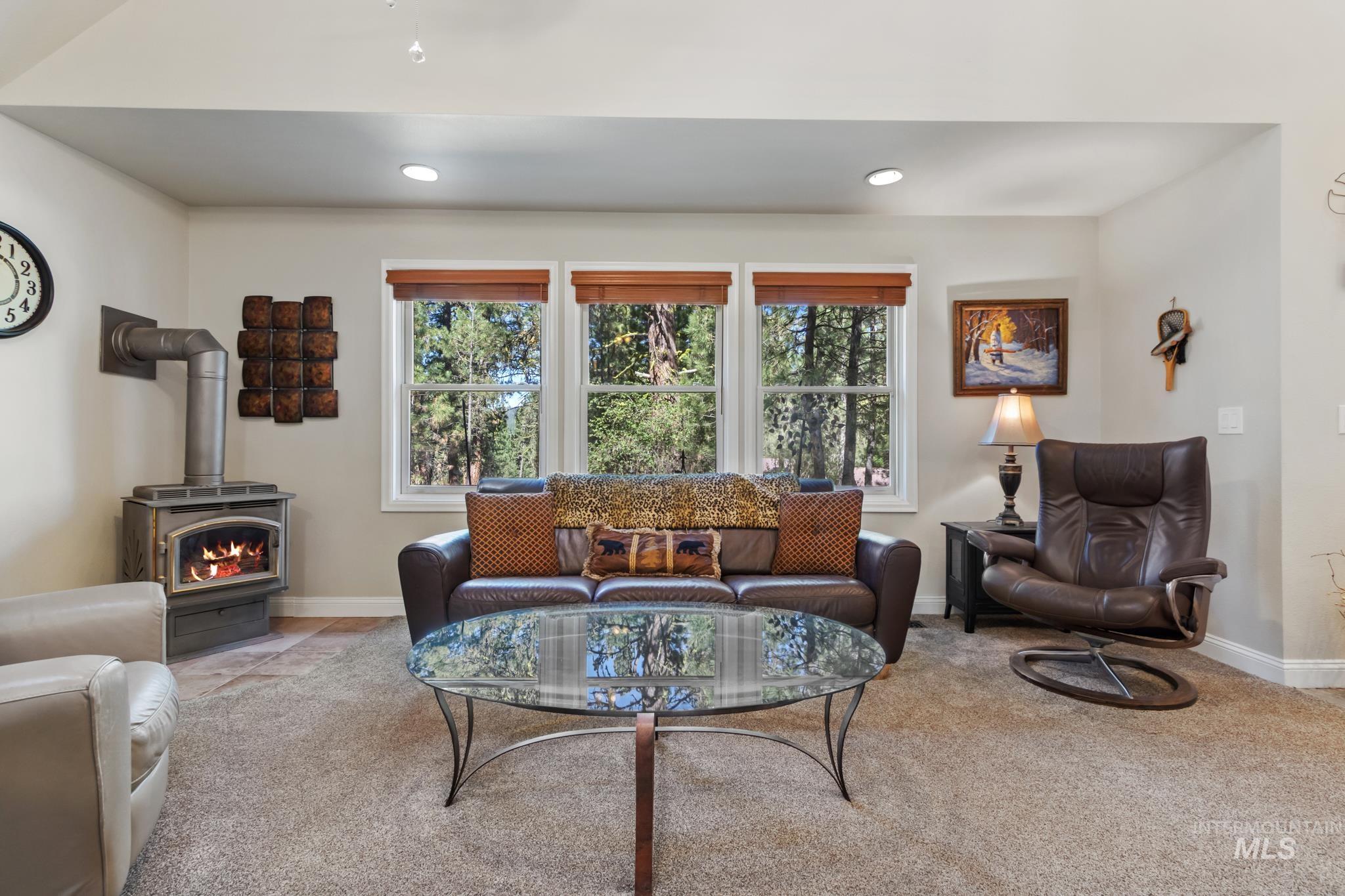 28 Bull Pine Rd, Idaho City, Idaho 83631, 3 Bedrooms, 2 Bathrooms, Residential For Sale, Price $584,900, 98987582
