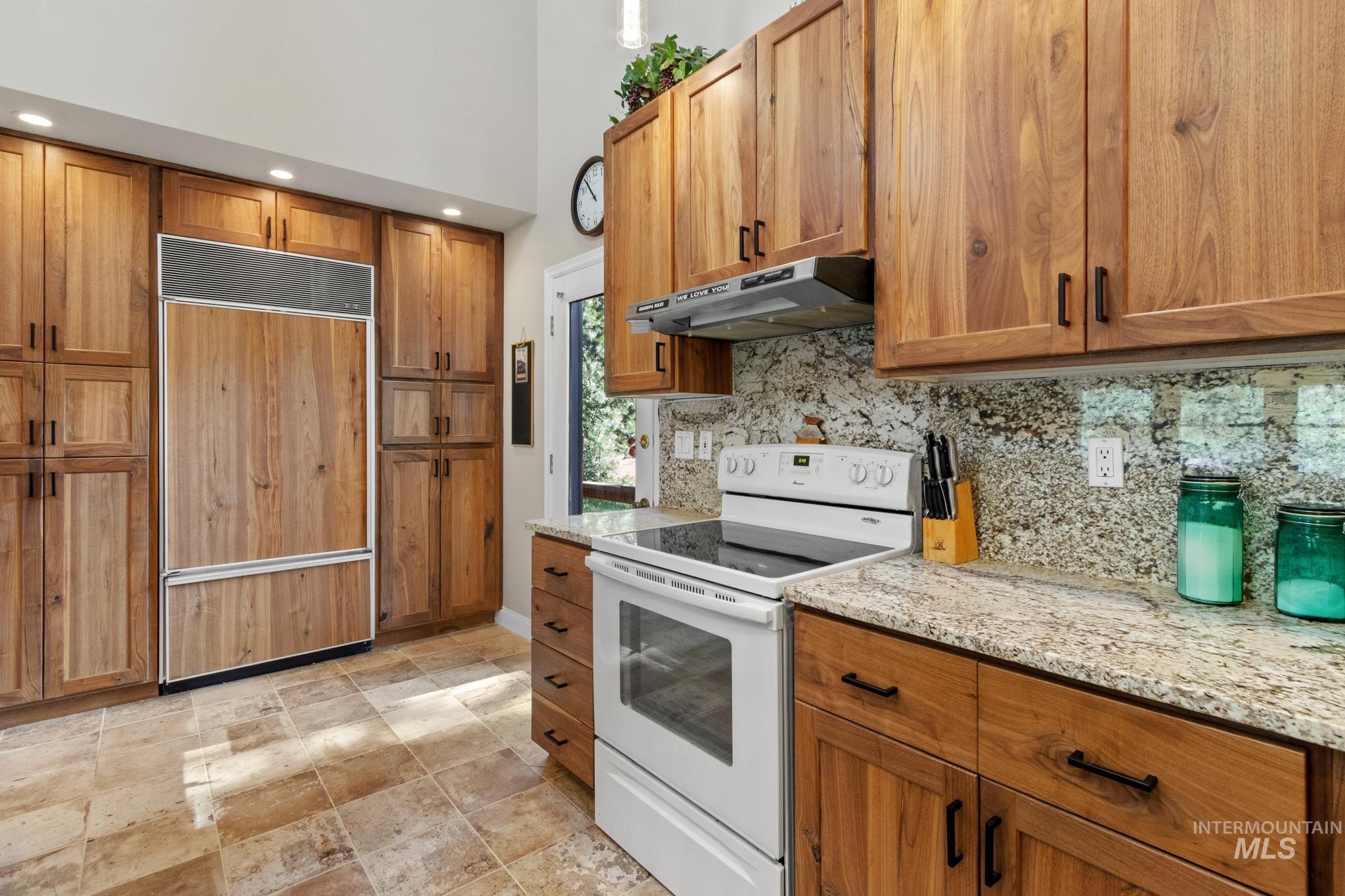 28 Bull Pine Rd, Idaho City, Idaho 83631, 3 Bedrooms, 2 Bathrooms, Residential For Sale, Price $584,900, 98987582
