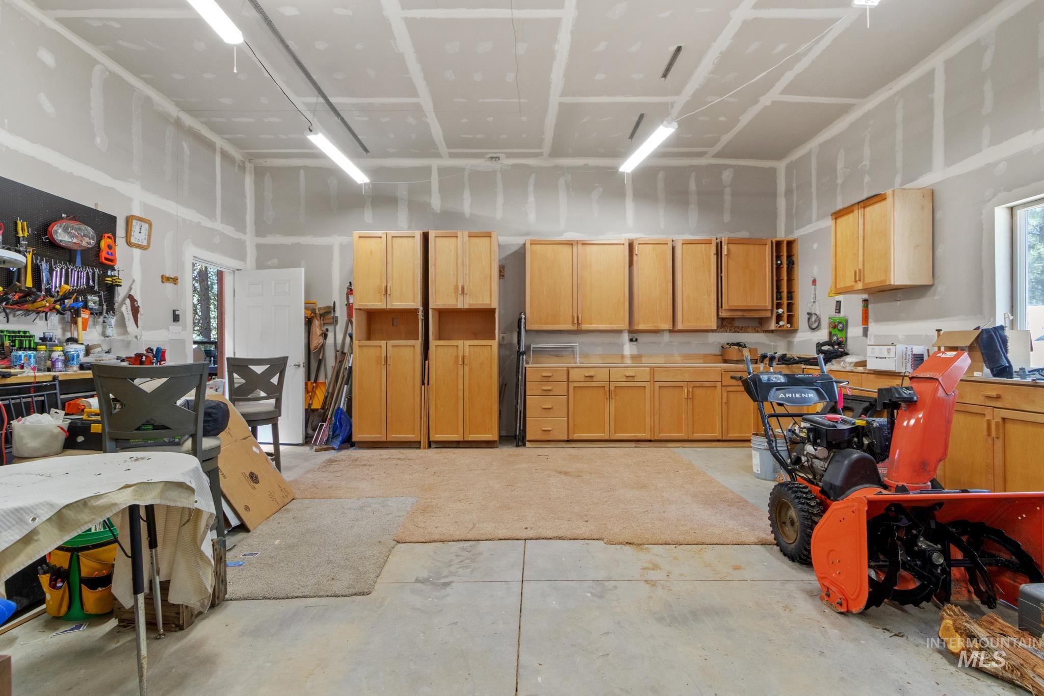 28 Bull Pine Rd, Idaho City, Idaho 83631, 3 Bedrooms, 2 Bathrooms, Residential For Sale, Price $584,900, 98987582