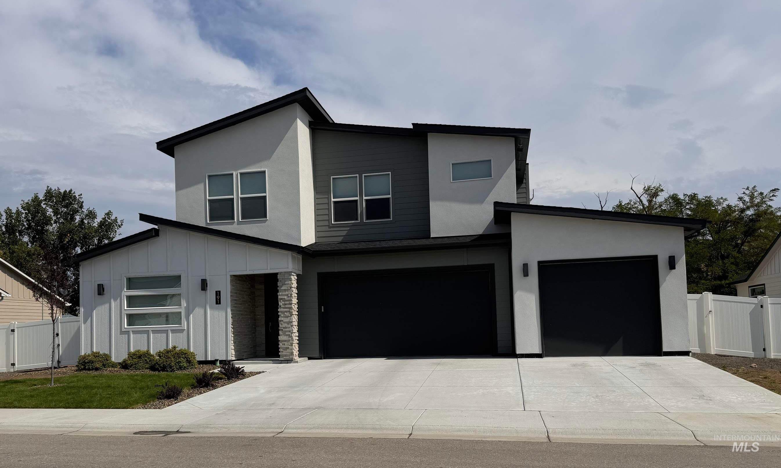 191 S Fuji Avenue, Emmett, Idaho 83617, 4 Bedrooms, 3.5 Bathrooms, Residential For Sale, Price $589,900, 98987584