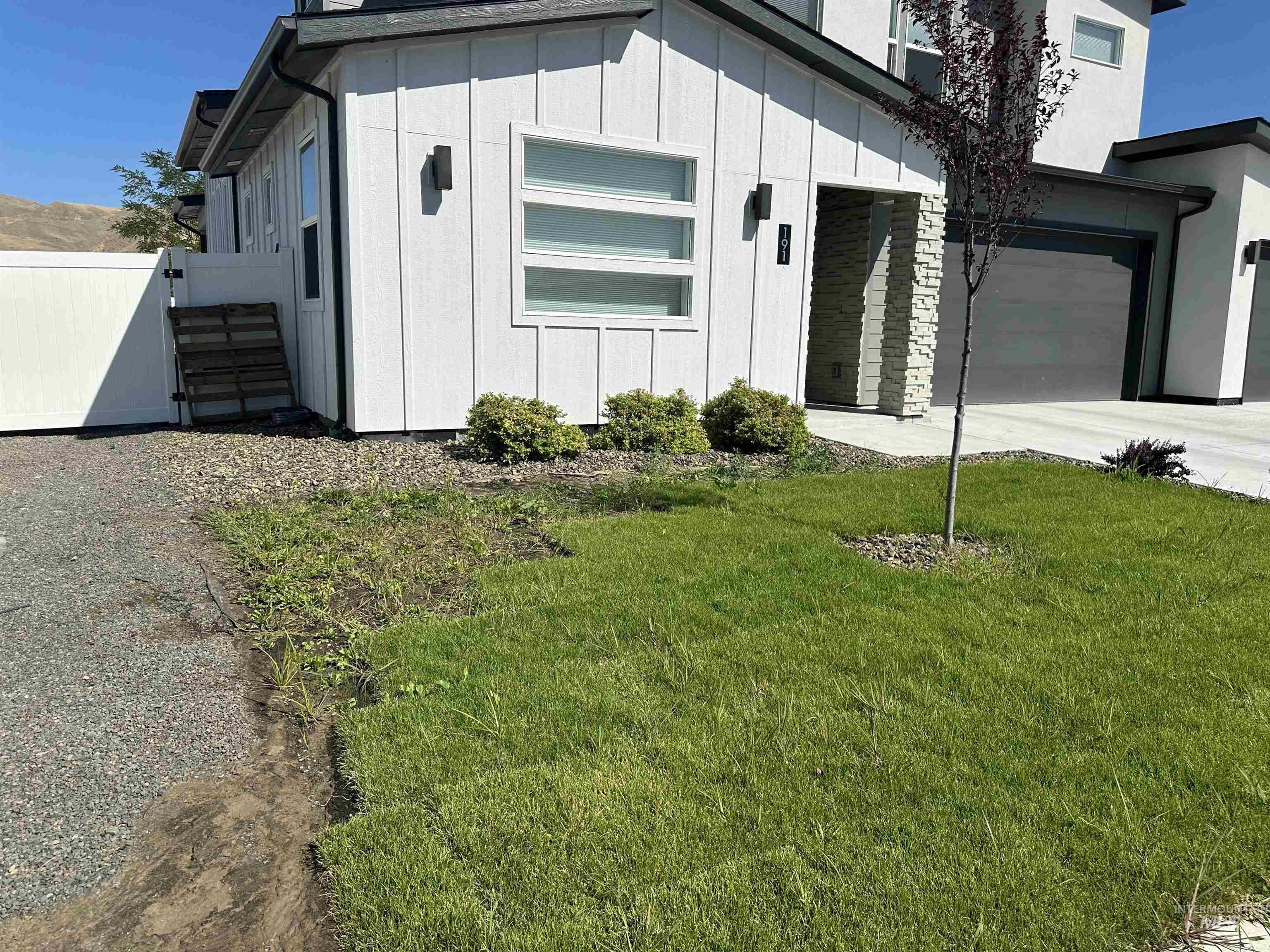 191 S Fuji Avenue, Emmett, Idaho 83617, 4 Bedrooms, 3.5 Bathrooms, Residential For Sale, Price $589,900, 98987584