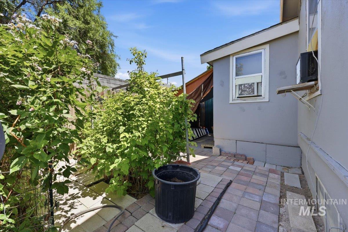 224 S Fern St, Nampa, Idaho 83686-5222, 4 Bedrooms, 2 Bathrooms, Residential For Sale, Price $319,900, 98987585