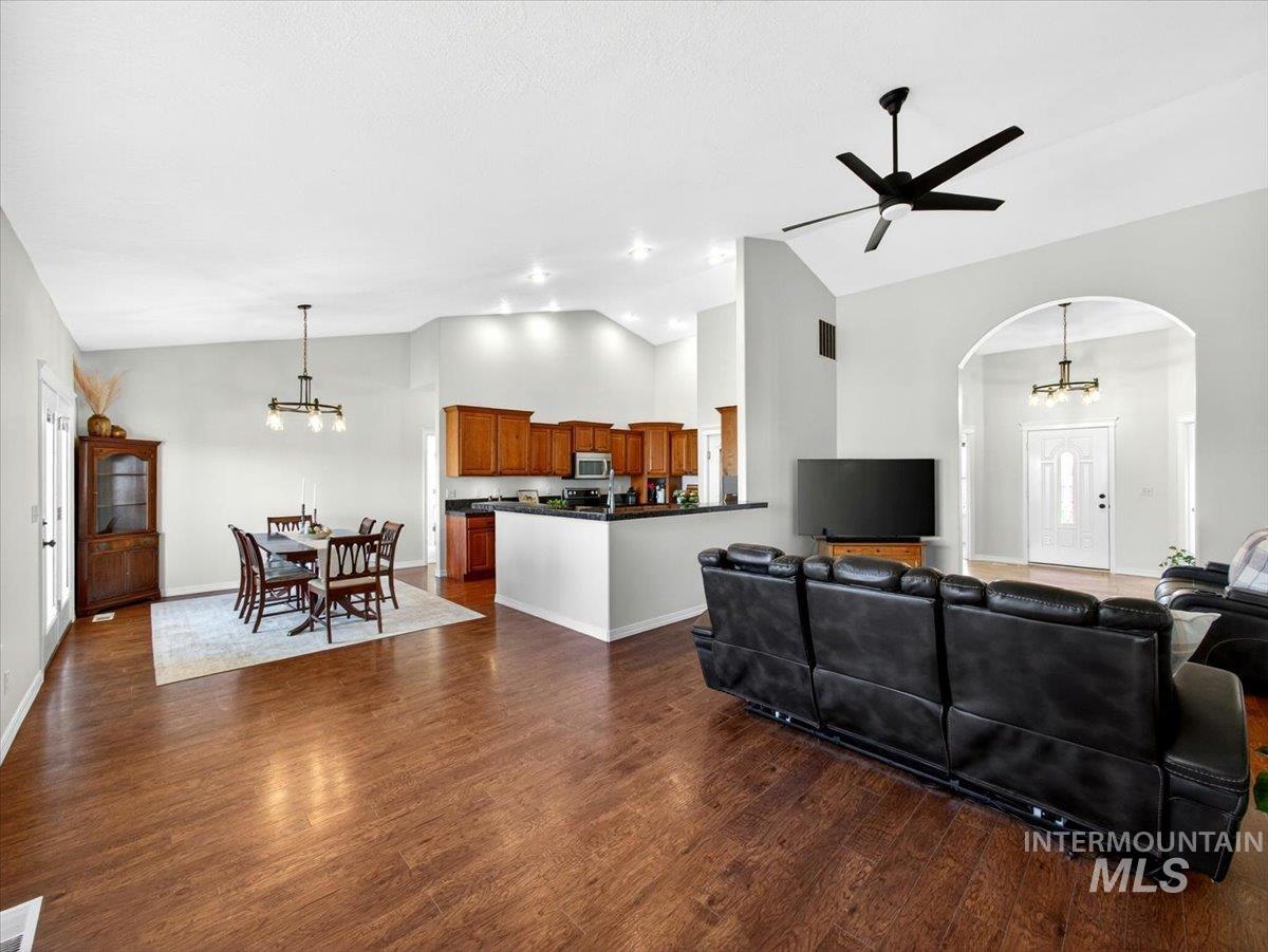 27240 Pioneer Ln, Parma, Idaho 83660-0000, 4 Bedrooms, 2 Bathrooms, Residential For Sale, Price $1,150,000, 98987587