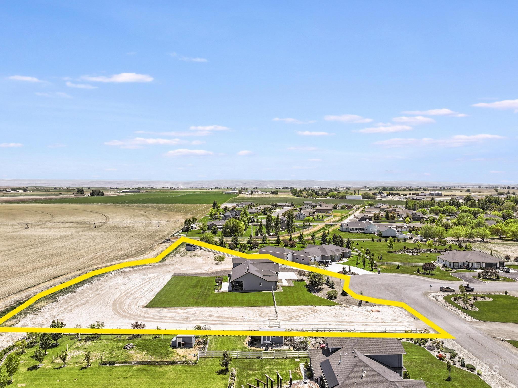 3782 N 3718 E, Kimberly, Idaho 83341, 3 Bedrooms, 3 Bathrooms, Residential For Sale, Price $735,000, 98987588