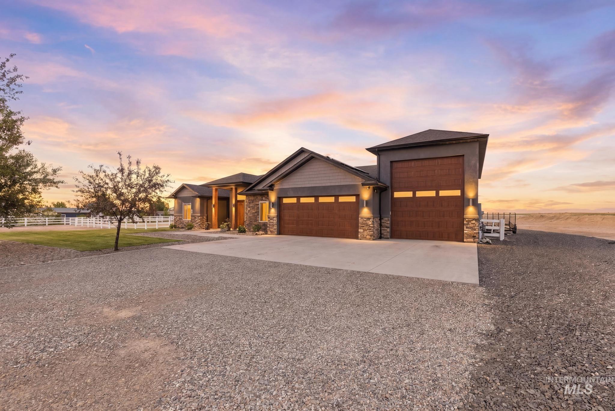 3782 N 3718 E, Kimberly, Idaho 83341, 3 Bedrooms, 3 Bathrooms, Residential For Sale, Price $735,000, 98987588