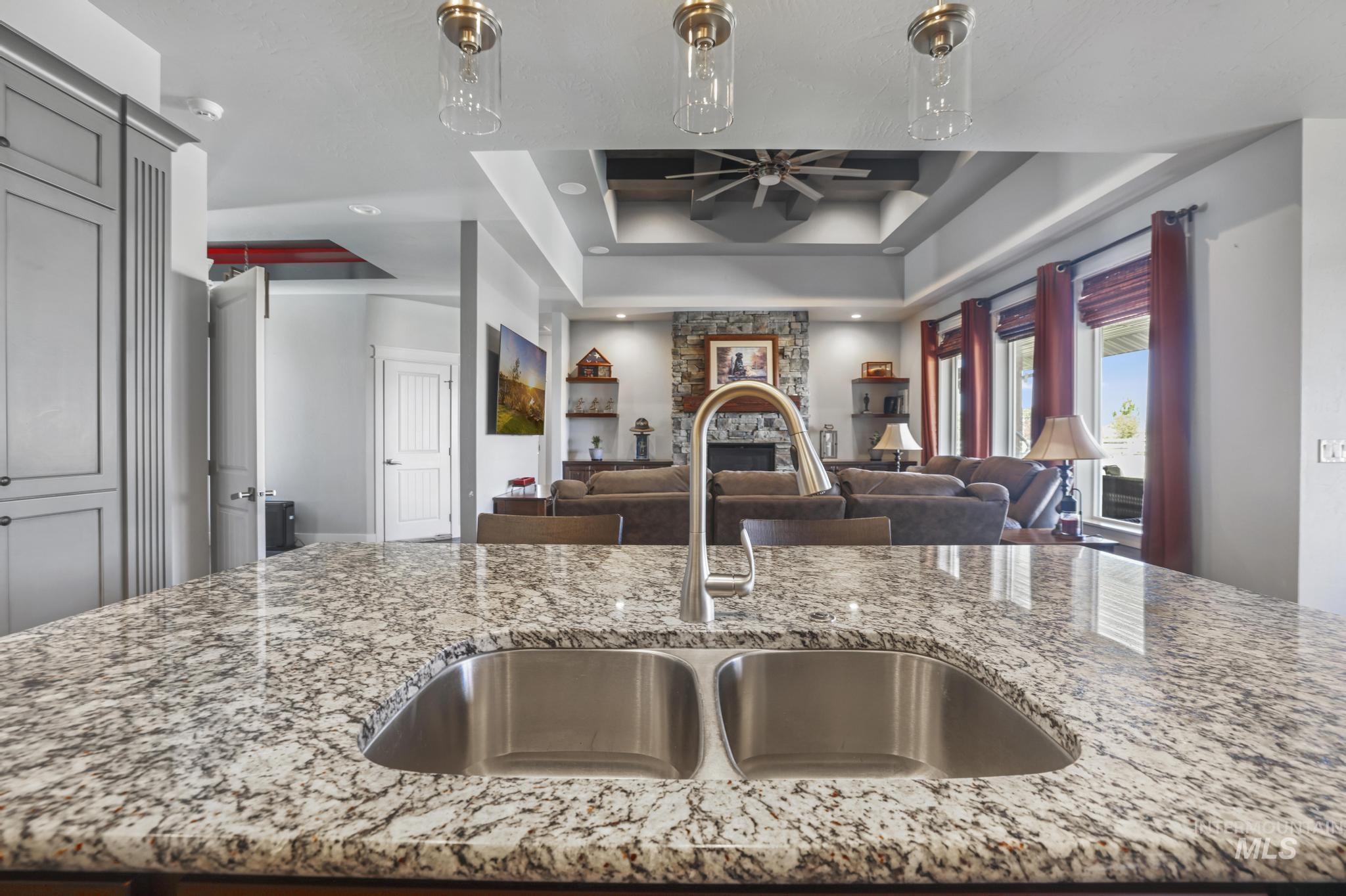 3782 N 3718 E, Kimberly, Idaho 83341, 3 Bedrooms, 3 Bathrooms, Residential For Sale, Price $735,000, 98987588
