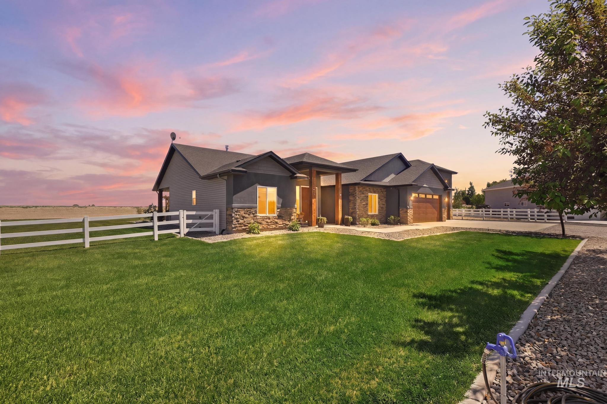3782 N 3718 E, Kimberly, Idaho 83341, 3 Bedrooms, 3 Bathrooms, Residential For Sale, Price $735,000, 98987588