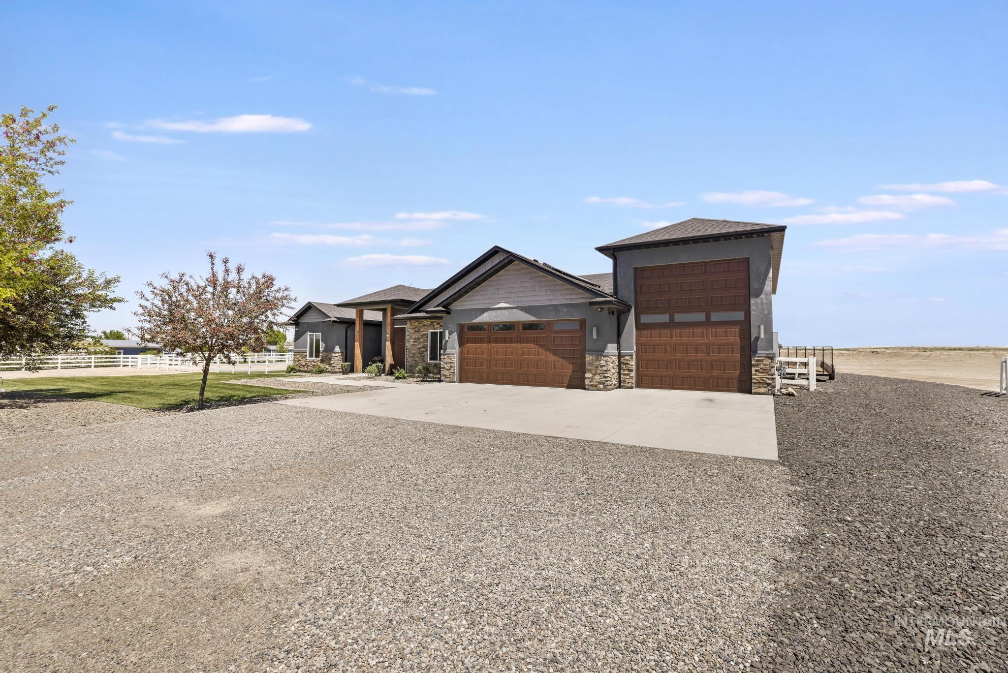 3782 N 3718 E, Kimberly, Idaho 83341, 3 Bedrooms, 3 Bathrooms, Residential For Sale, Price $735,000, 98987588