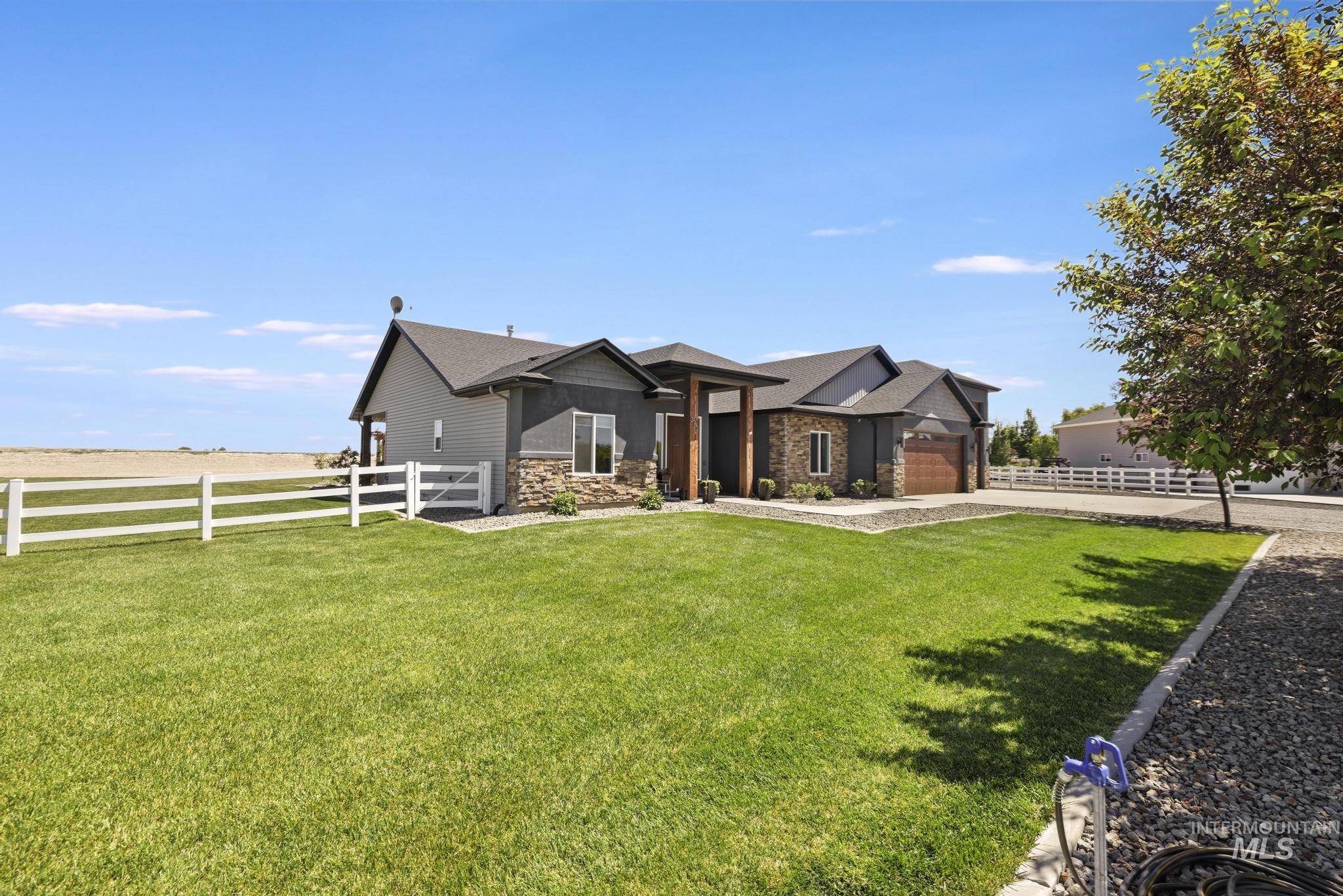 3782 N 3718 E, Kimberly, Idaho 83341, 3 Bedrooms, 3 Bathrooms, Residential For Sale, Price $735,000, 98987588