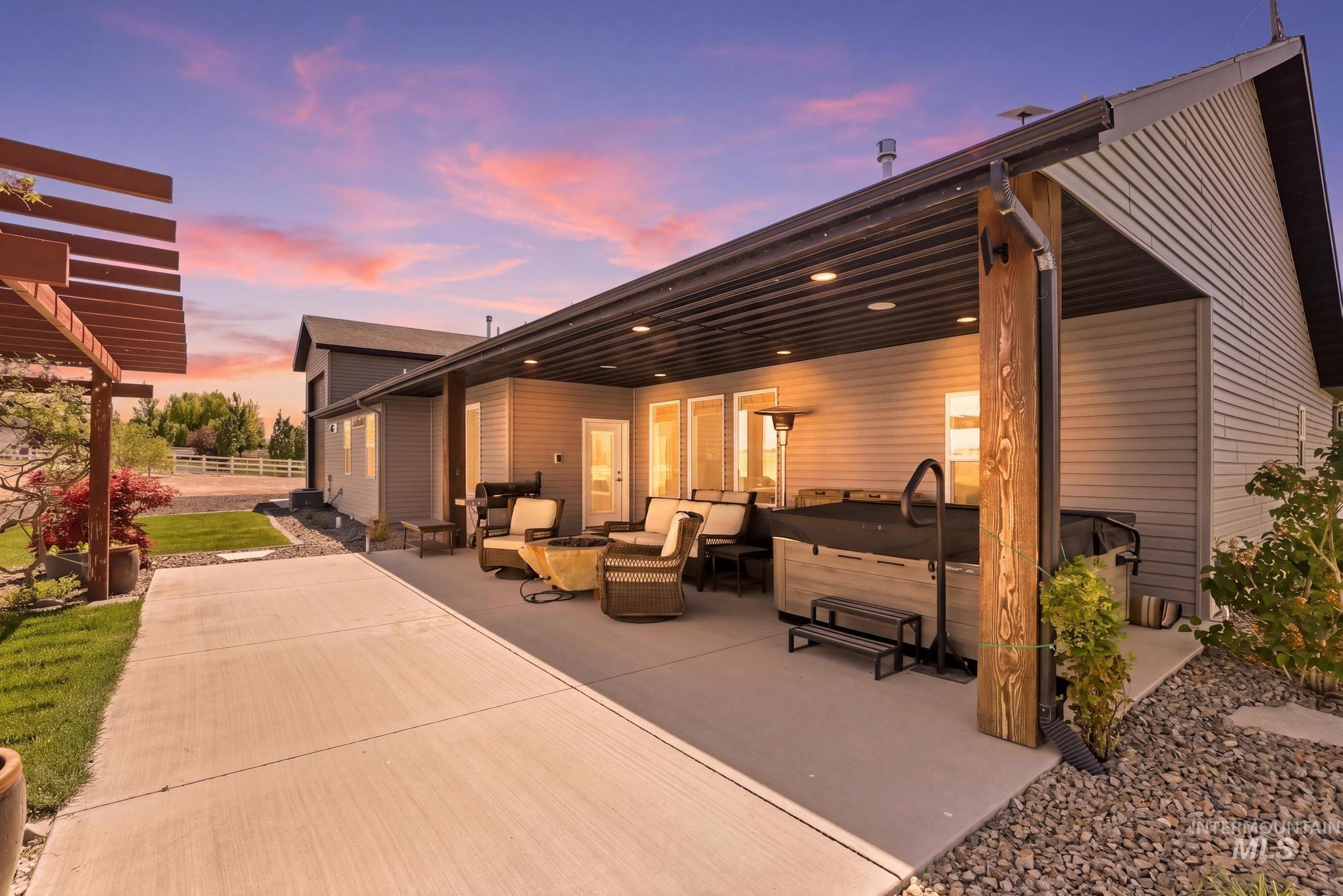3782 N 3718 E, Kimberly, Idaho 83341, 3 Bedrooms, 3 Bathrooms, Residential For Sale, Price $735,000, 98987588