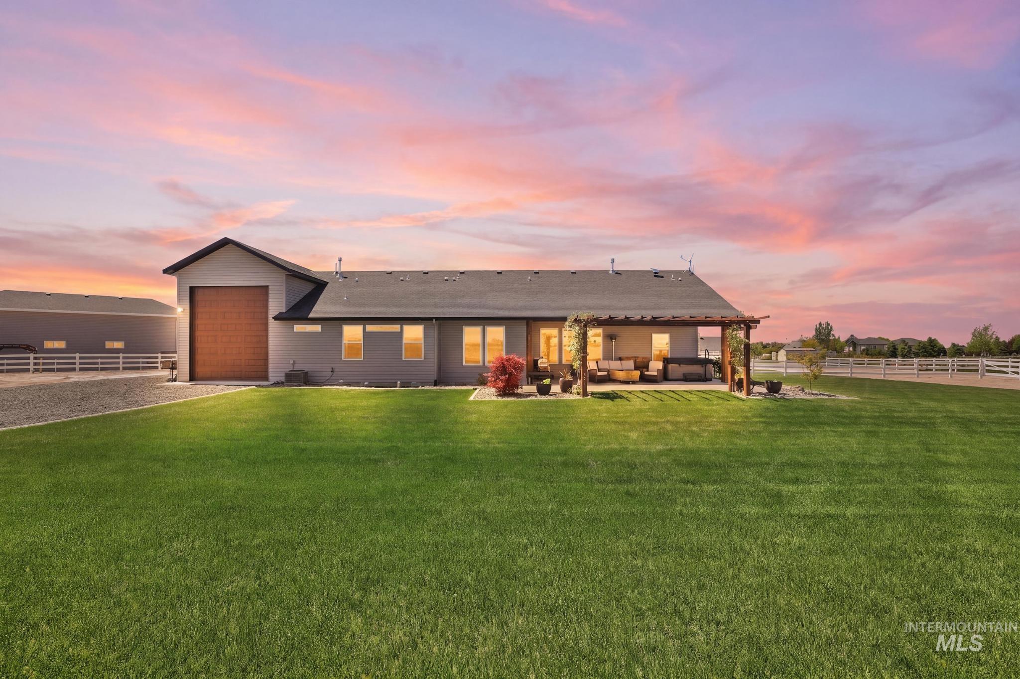 3782 N 3718 E, Kimberly, Idaho 83341, 3 Bedrooms, 3 Bathrooms, Residential For Sale, Price $735,000, 98987588