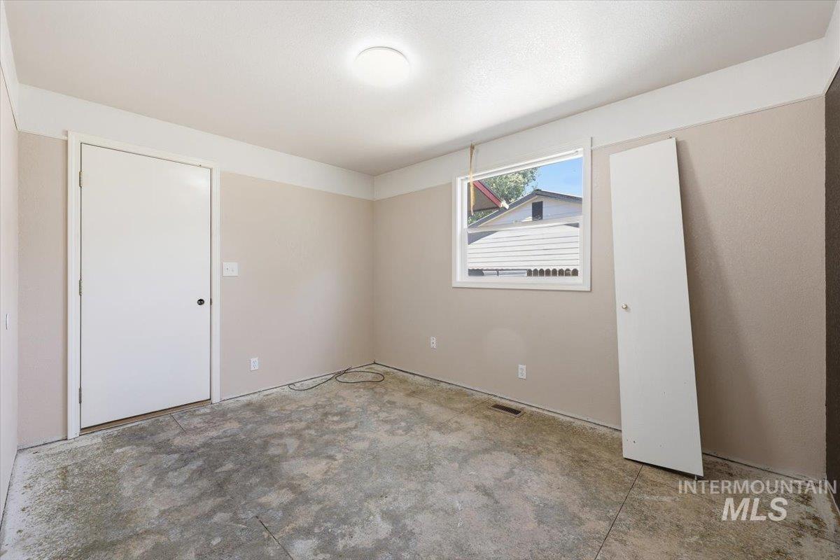 610 NW 16th Street, Ontario, Oregon 97914, 3 Bedrooms, 2 Bathrooms, Residential For Sale, Price $249,900, 98987589