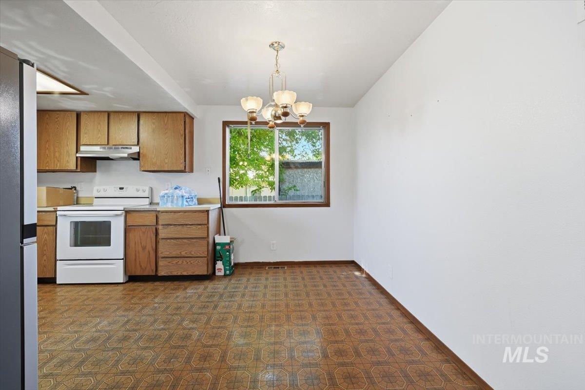 610 NW 16th Street, Ontario, Oregon 97914, 3 Bedrooms, 2 Bathrooms, Residential For Sale, Price $249,900, 98987589
