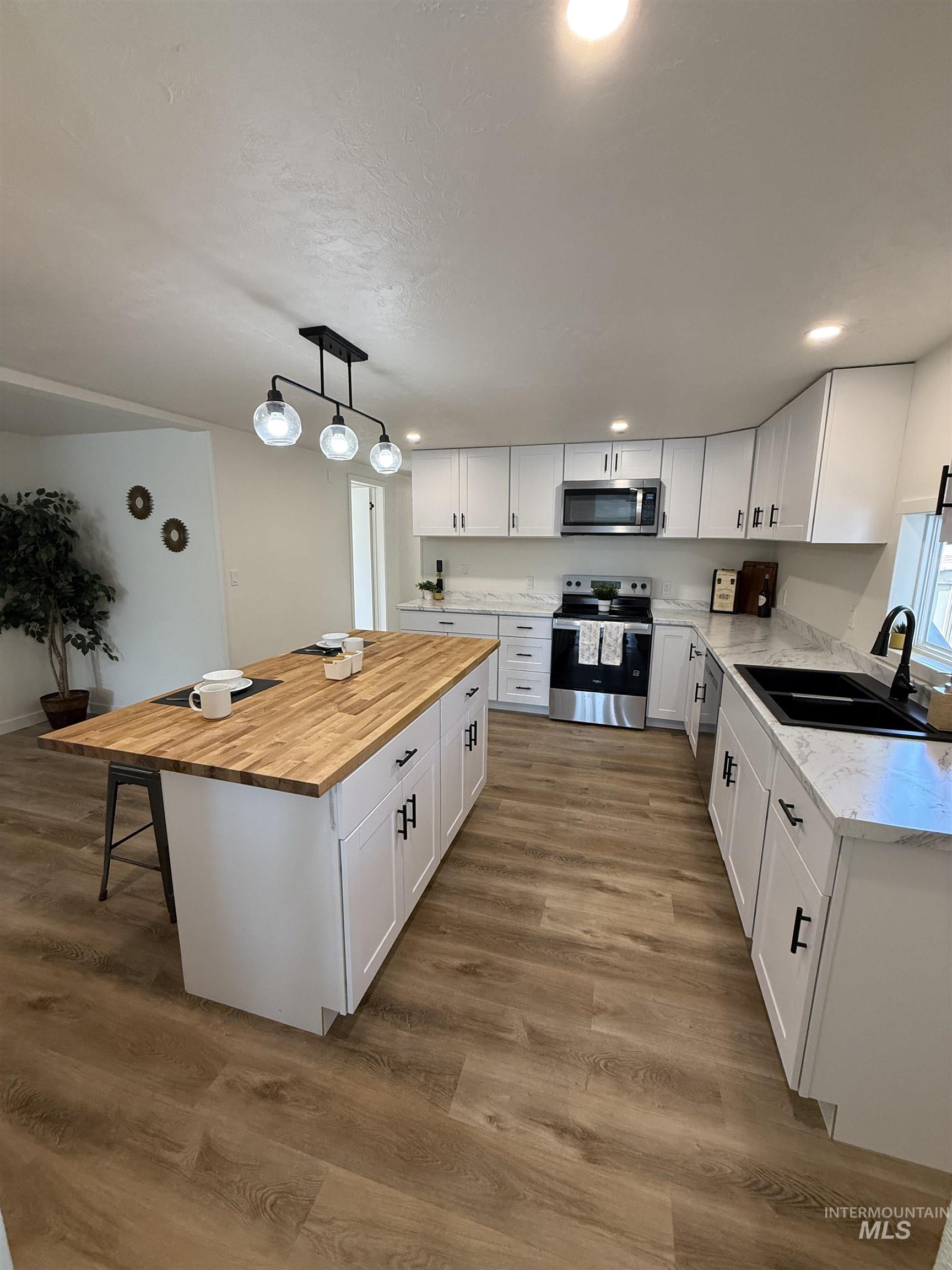 424 W Cherry Ln, Meridian, Idaho 83642, 4 Bedrooms, 2 Bathrooms, Residential For Sale, Price $159,000, 98987591