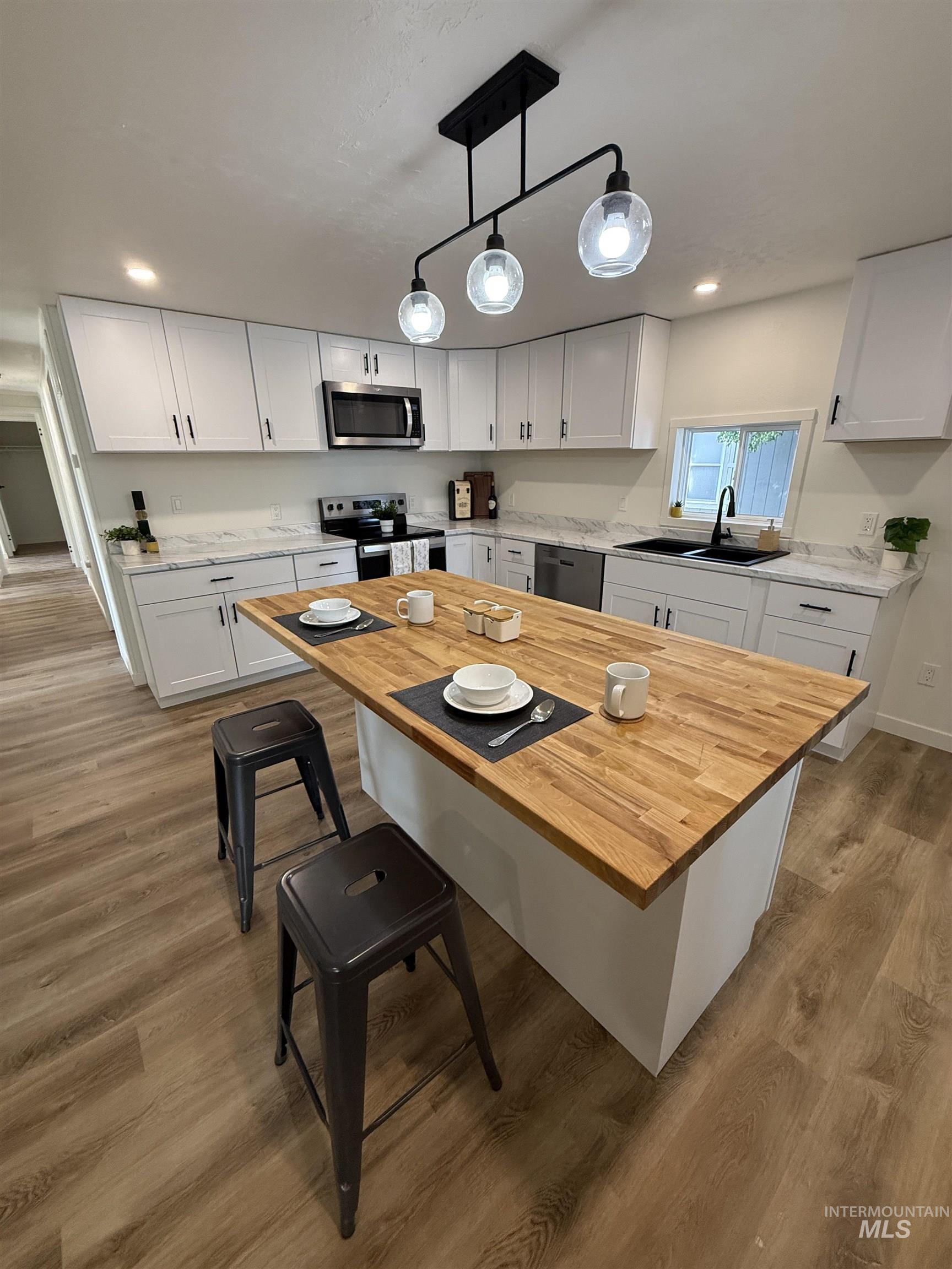 424 W Cherry Ln, Meridian, Idaho 83642, 4 Bedrooms, 2 Bathrooms, Residential For Sale, Price $159,000, 98987591