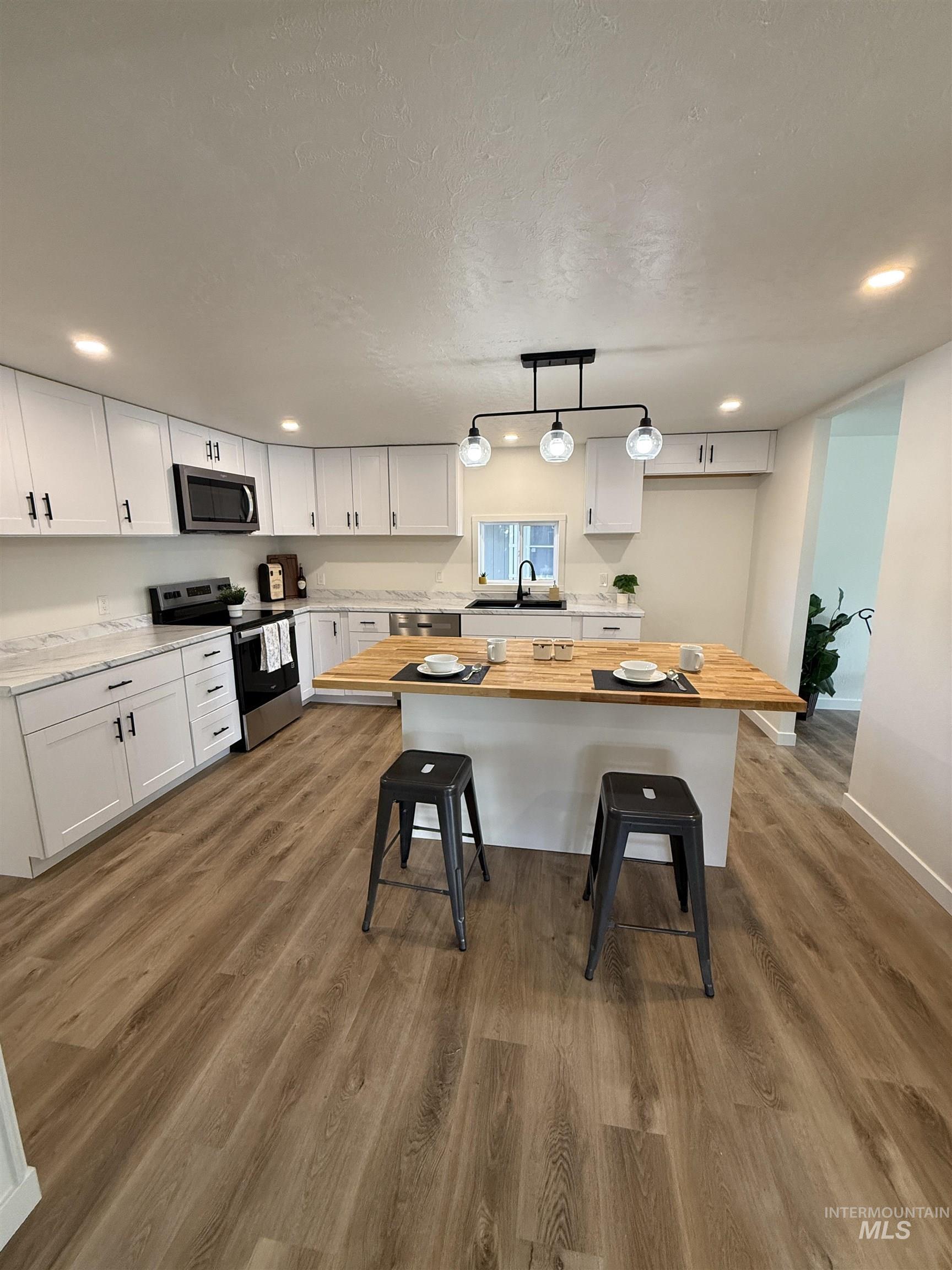 424 W Cherry Ln, Meridian, Idaho 83642, 4 Bedrooms, 2 Bathrooms, Residential For Sale, Price $159,000, 98987591