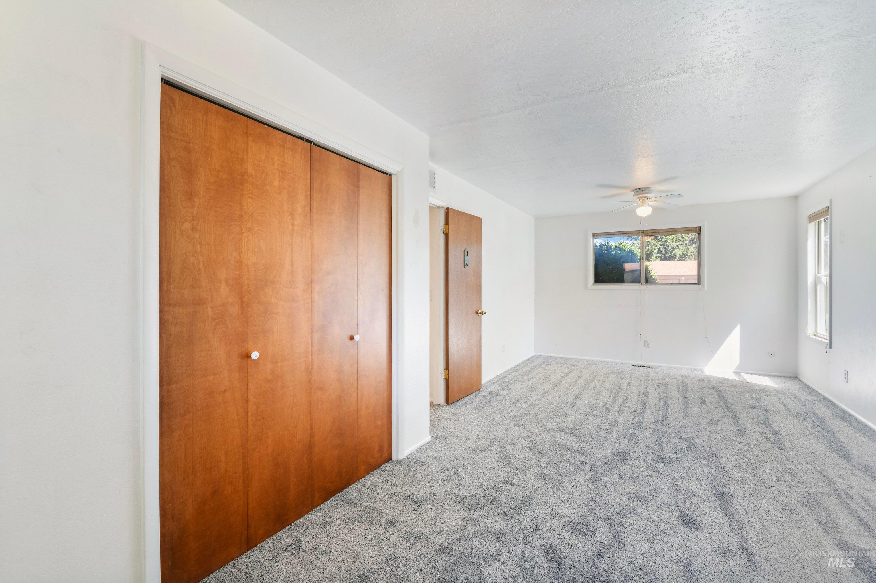 1017 W Yost Ave, Meridian, Idaho 83646, 2 Bedrooms, 2 Bathrooms, Residential For Sale, Price $370,000, 98987593