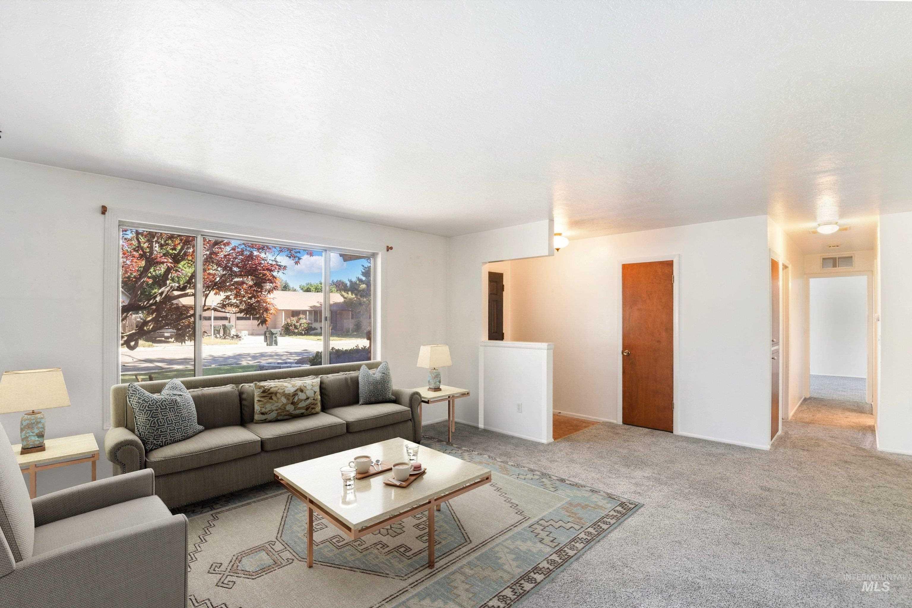 1017 W Yost Ave, Meridian, Idaho 83646, 2 Bedrooms, 2 Bathrooms, Residential For Sale, Price $370,000, 98987593