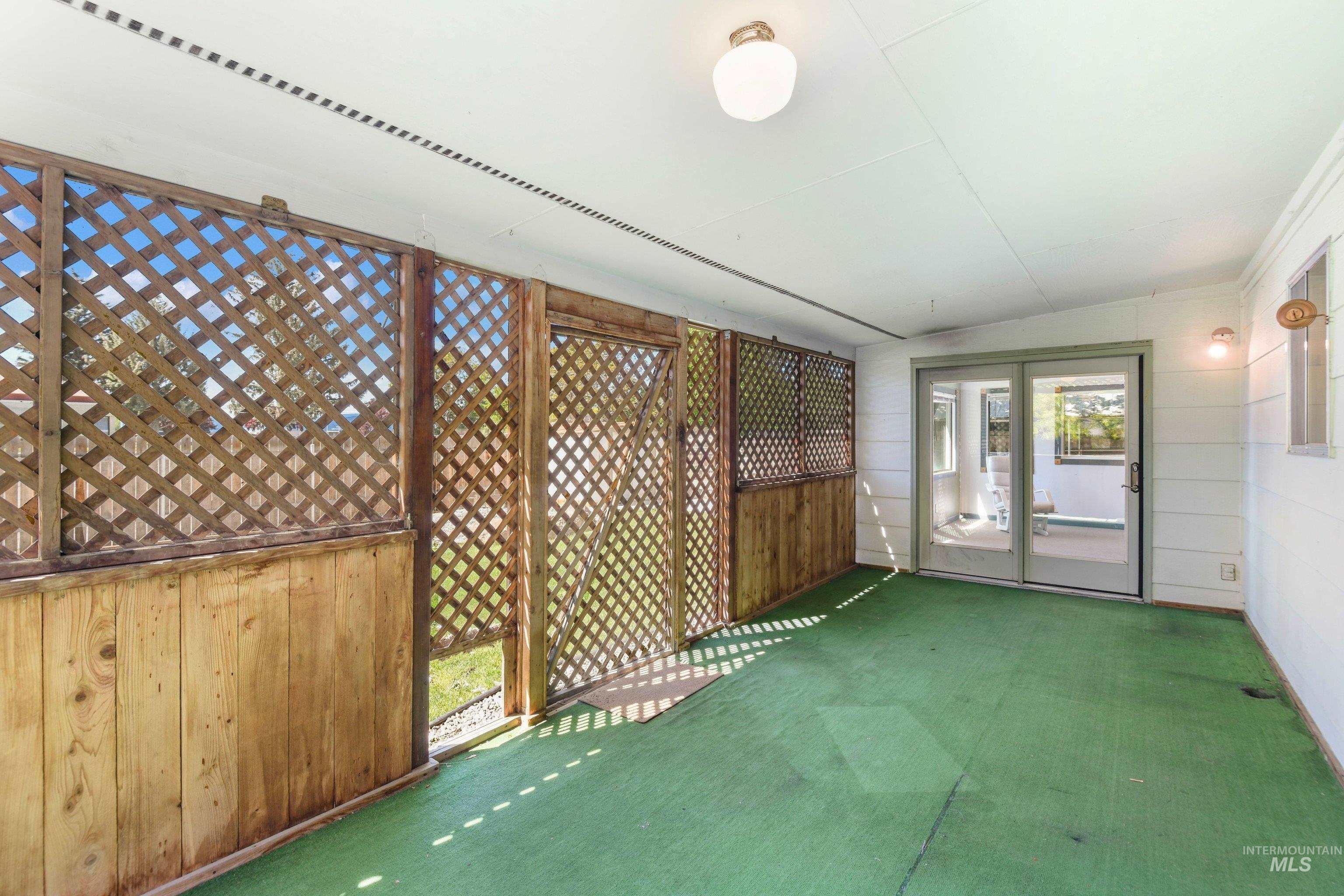 1017 W Yost Ave, Meridian, Idaho 83646, 2 Bedrooms, 2 Bathrooms, Residential For Sale, Price $370,000, 98987593