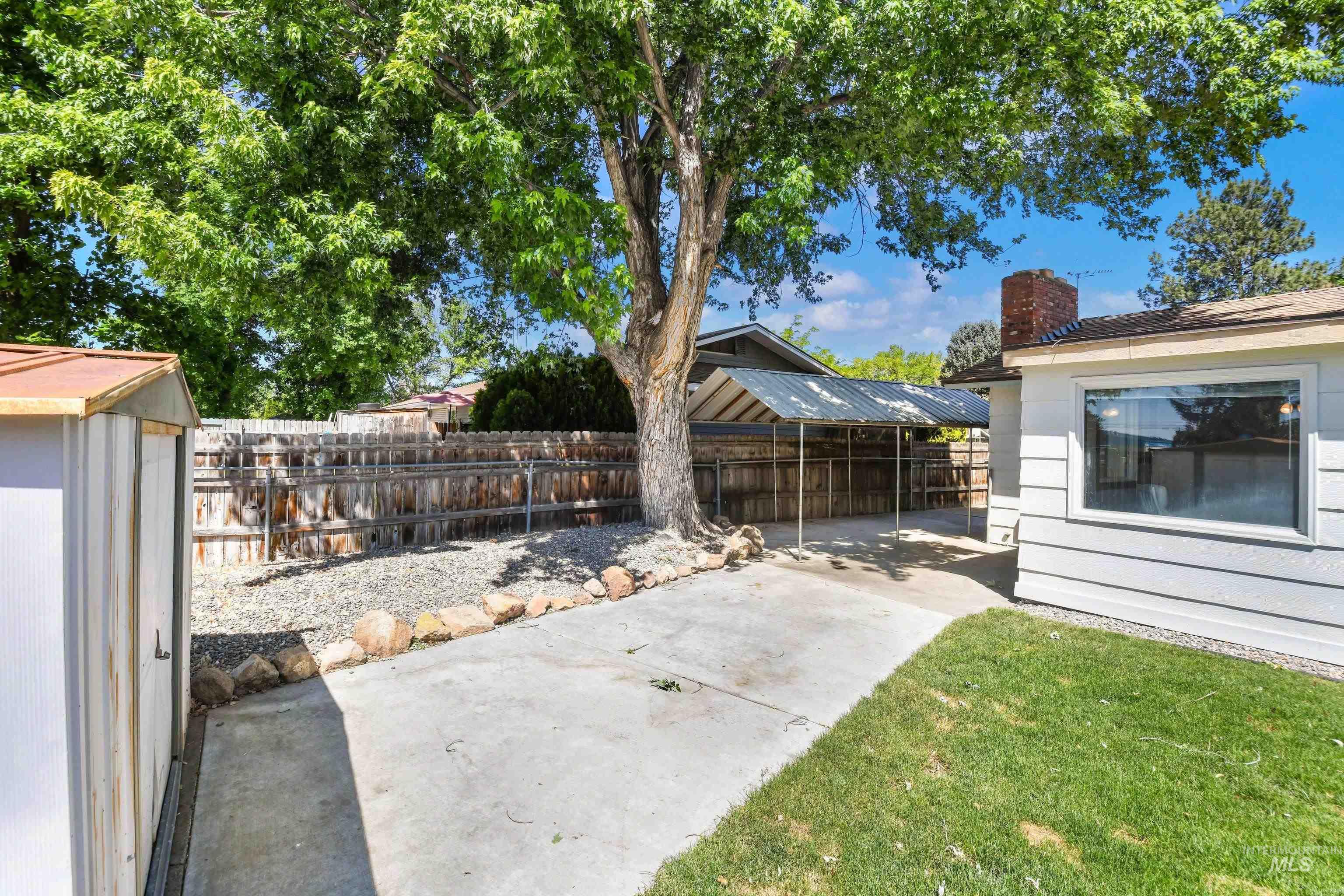 1017 W Yost Ave, Meridian, Idaho 83646, 2 Bedrooms, 2 Bathrooms, Residential For Sale, Price $370,000, 98987593