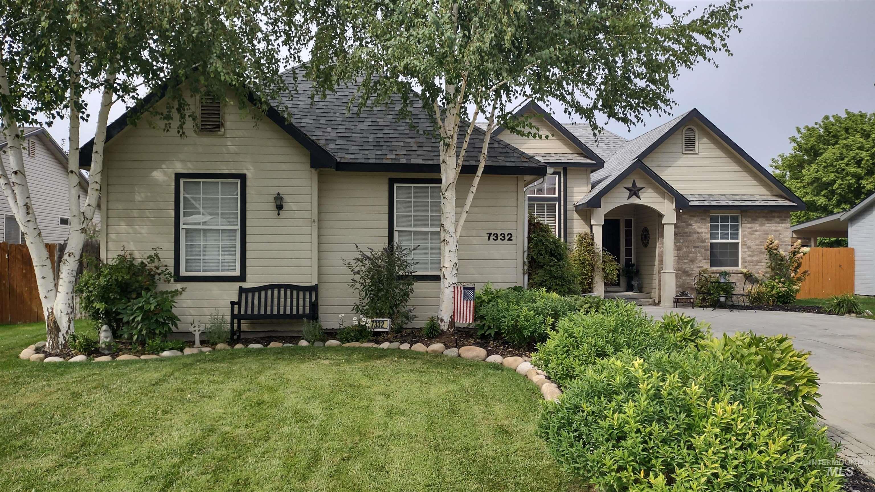 7332 Newbrook Dr, Nampa, Idaho 83687, 3 Bedrooms, 2 Bathrooms, Residential For Sale, Price $415,000, 98987597