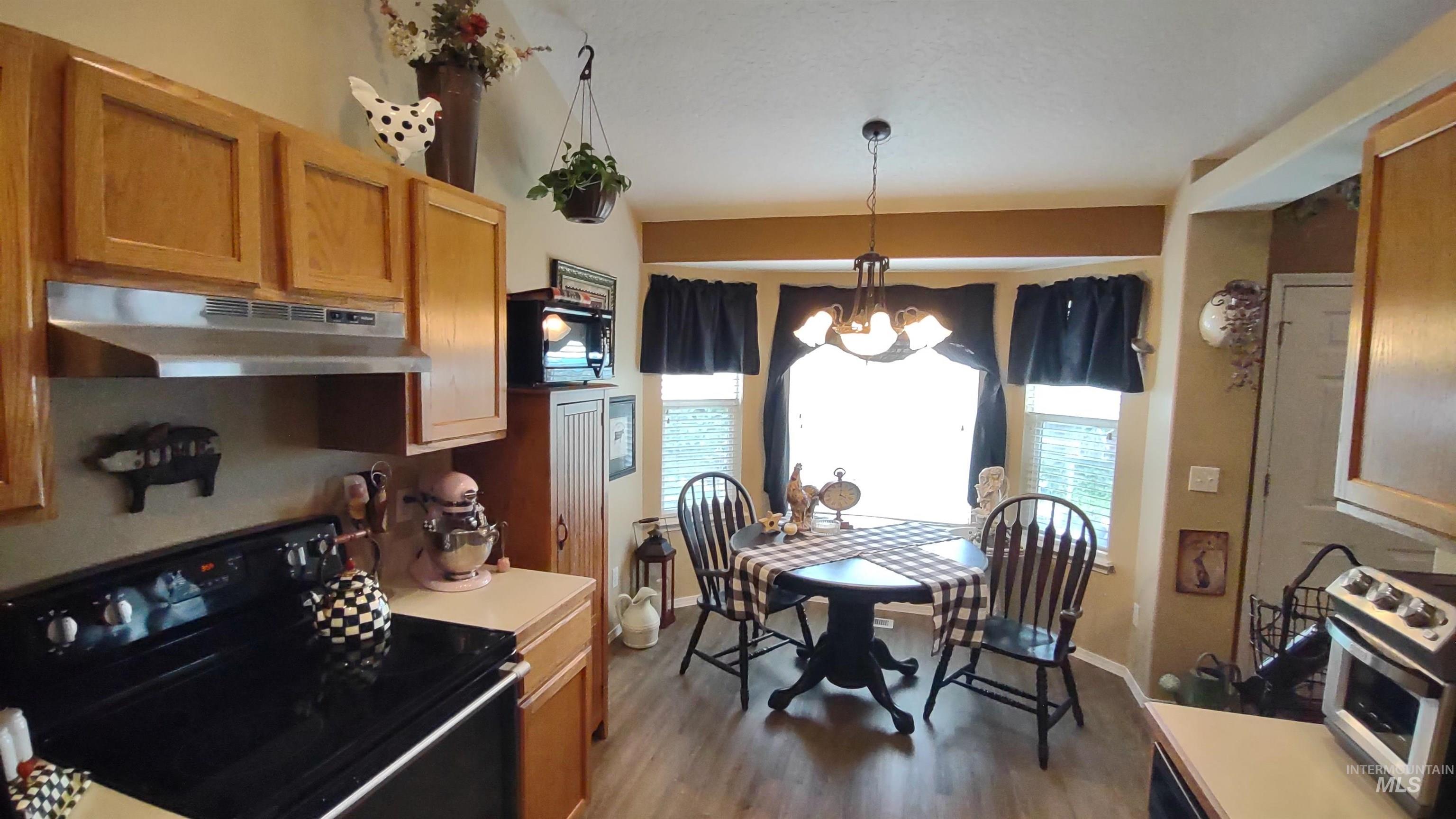 7332 Newbrook Dr, Nampa, Idaho 83687, 3 Bedrooms, 2 Bathrooms, Residential For Sale, Price $415,000, 98987597