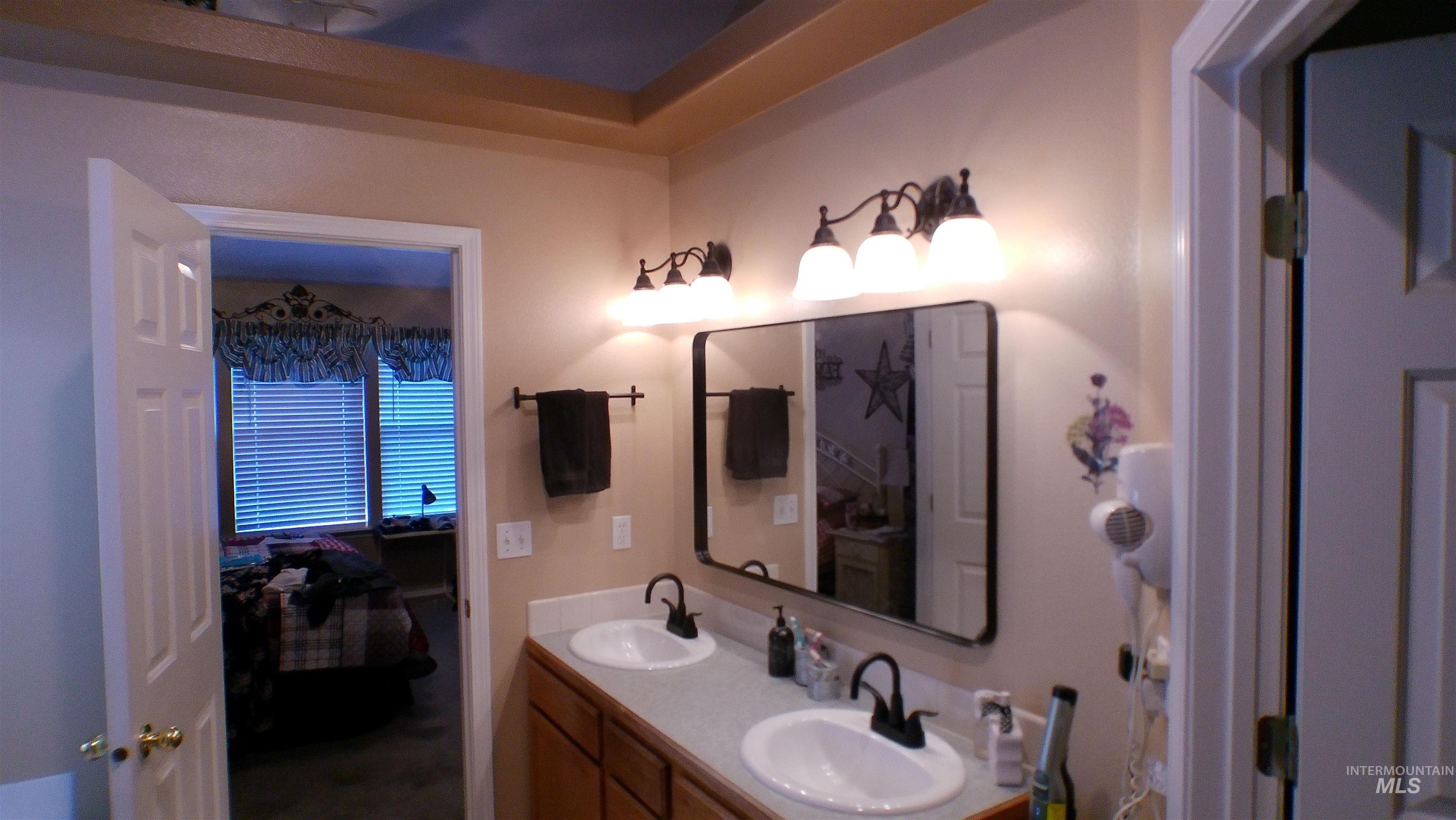 7332 Newbrook Dr, Nampa, Idaho 83687, 3 Bedrooms, 2 Bathrooms, Residential For Sale, Price $415,000, 98987597