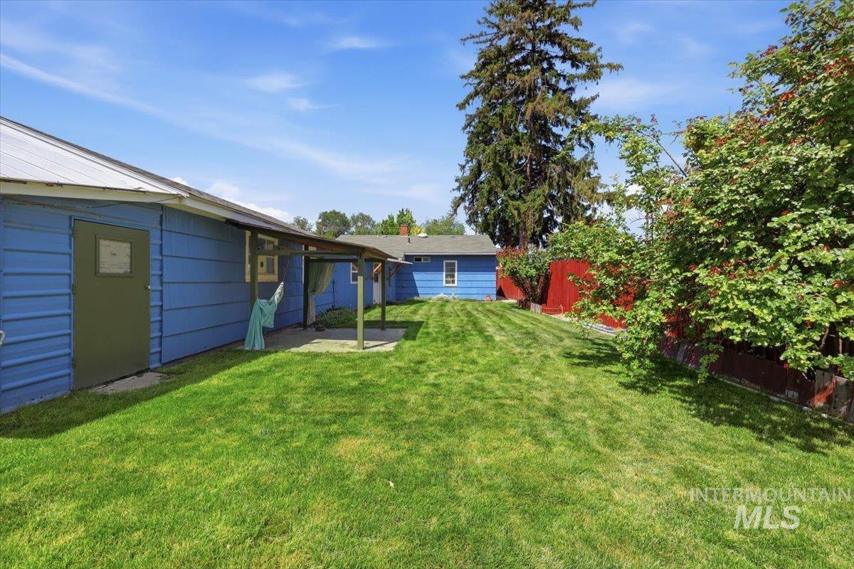 8 N Sunset St, Nampa, Idaho 83651, 3 Bedrooms, 2 Bathrooms, Residential For Sale, Price $315,000, 98987598