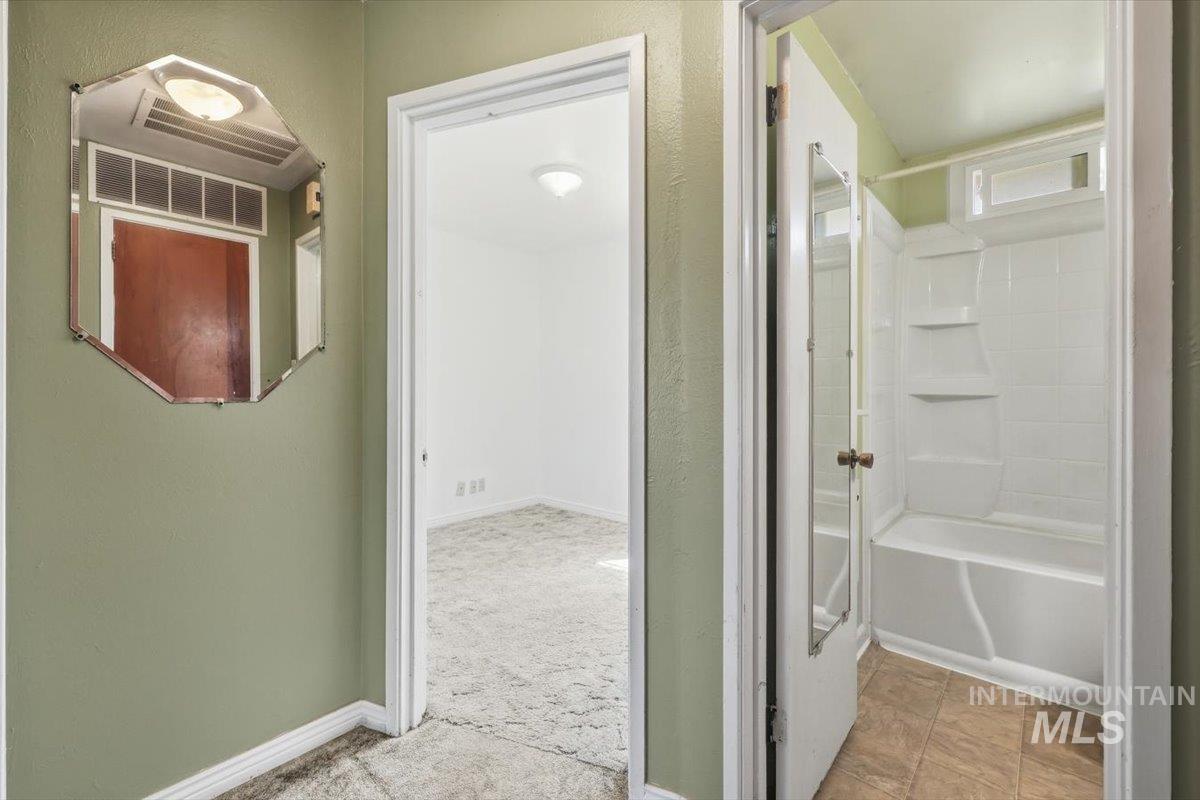 8 N Sunset St, Nampa, Idaho 83651, 3 Bedrooms, 2 Bathrooms, Residential For Sale, Price $315,000, 98987598