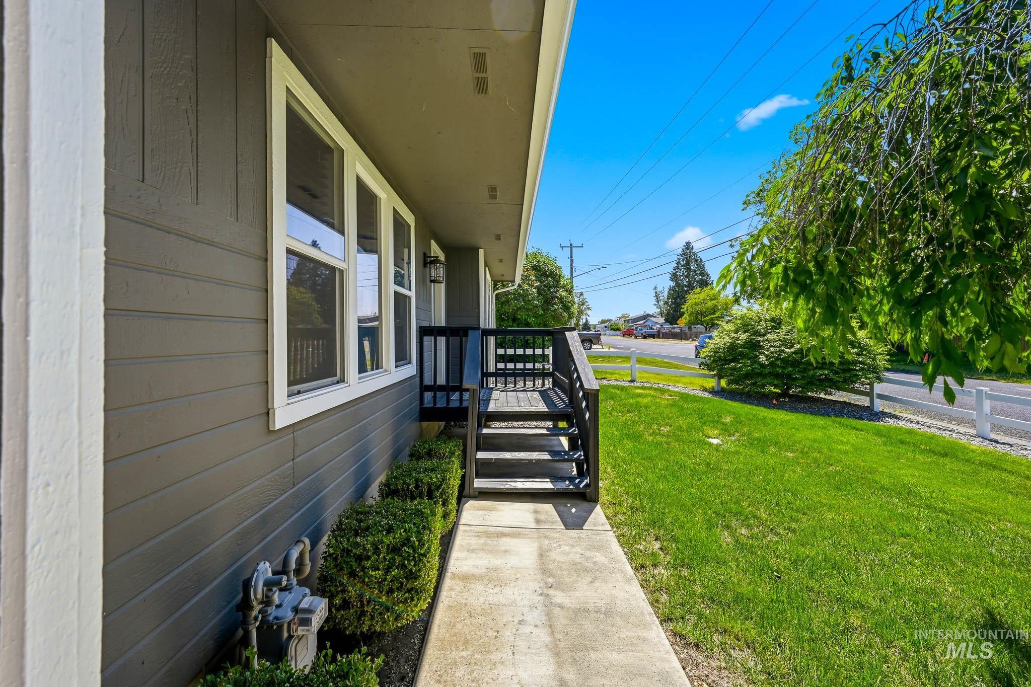 3715 18th Street, Lewiston, Idaho 83501, 3 Bedrooms, 2 Bathrooms, Residential For Sale, Price $385,000, 98987602