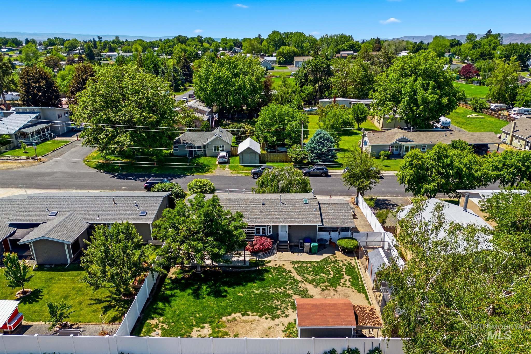 3715 18th Street, Lewiston, Idaho 83501, 3 Bedrooms, 2 Bathrooms, Residential For Sale, Price $385,000, 98987602