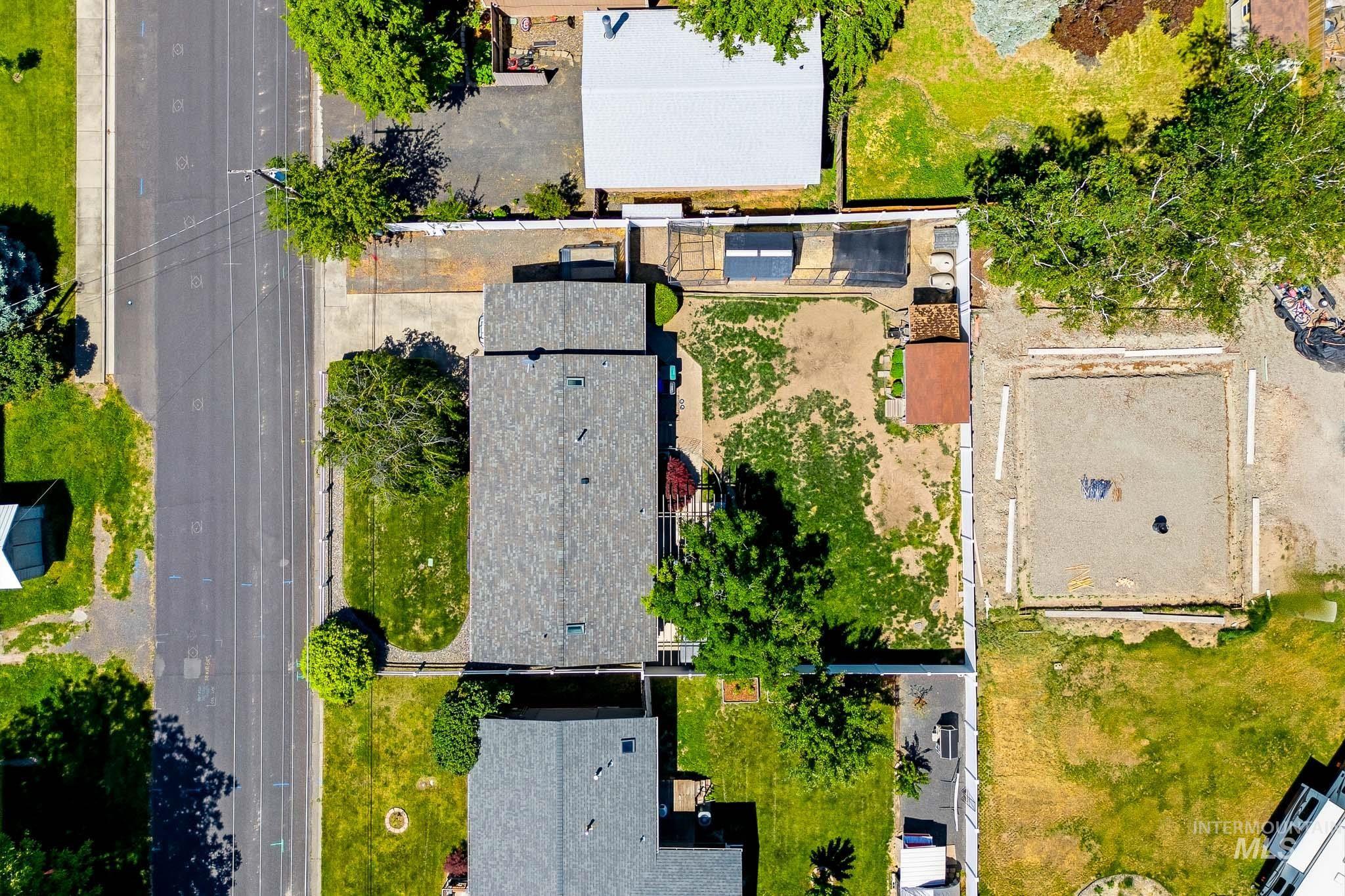3715 18th Street, Lewiston, Idaho 83501, 3 Bedrooms, 2 Bathrooms, Residential For Sale, Price $385,000, 98987602