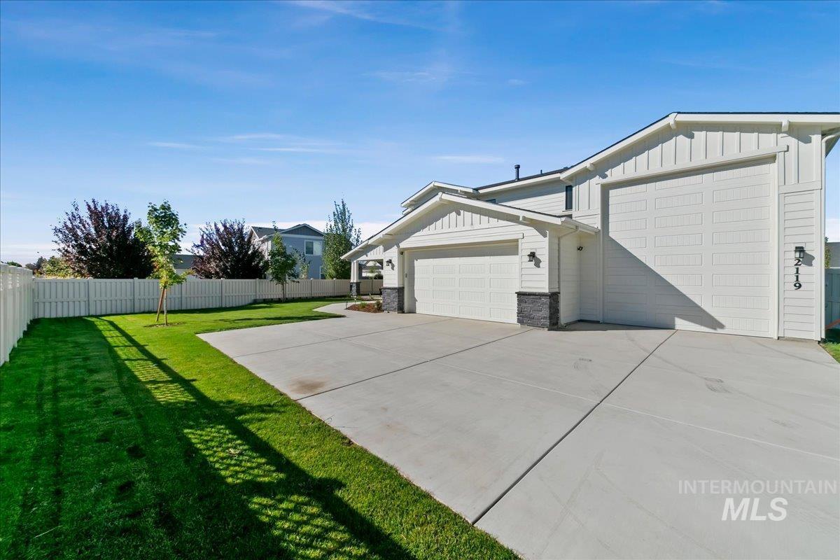 2119 Savoy Ct, Middleton, Idaho 83644, 4 Bedrooms, 3.5 Bathrooms, Residential For Sale, Price $799,000, 98987605