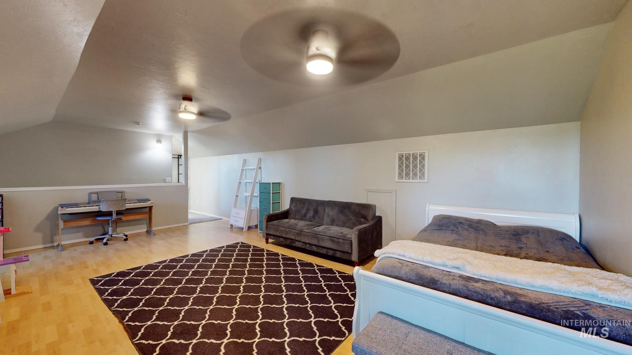 1868 S 1850 E, Gooding, Idaho 83330, 4 Bedrooms, 2 Bathrooms, Residential For Sale, Price $700,000, 98987606