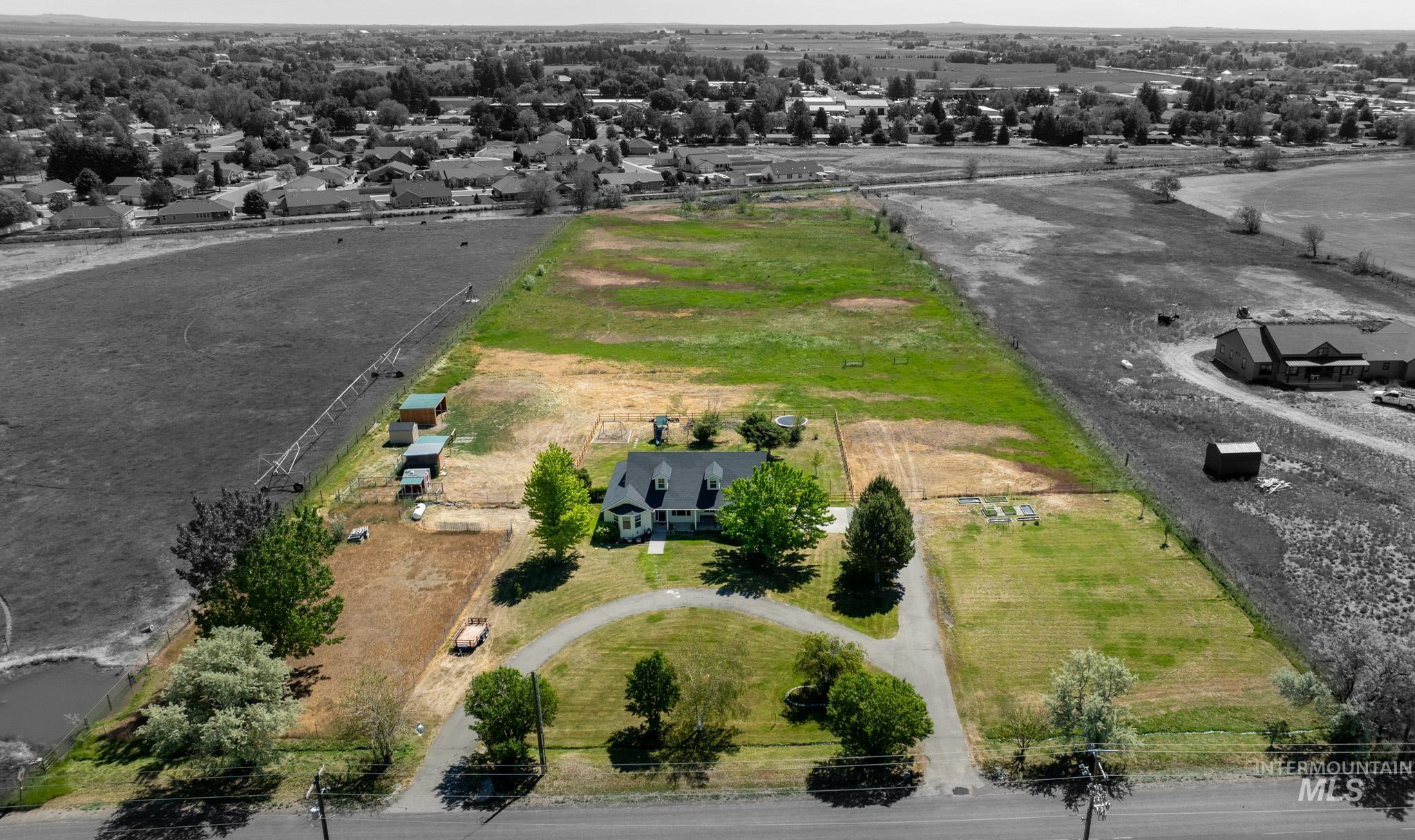 1868 S 1850 E, Gooding, Idaho 83330, 4 Bedrooms, 2 Bathrooms, Residential For Sale, Price $700,000, 98987606
