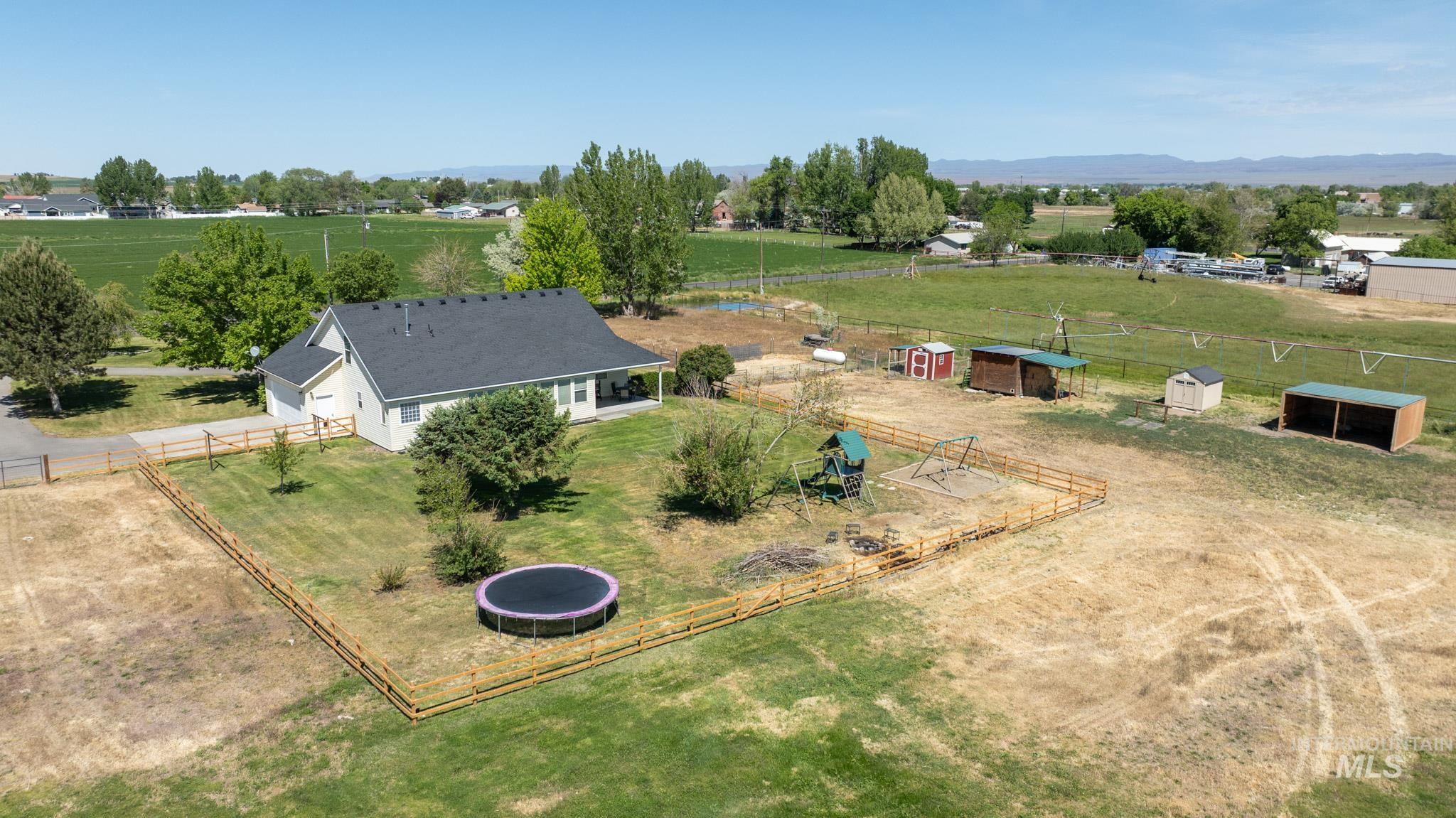1868 S 1850 E, Gooding, Idaho 83330, 4 Bedrooms, 2 Bathrooms, Residential For Sale, Price $700,000, 98987606