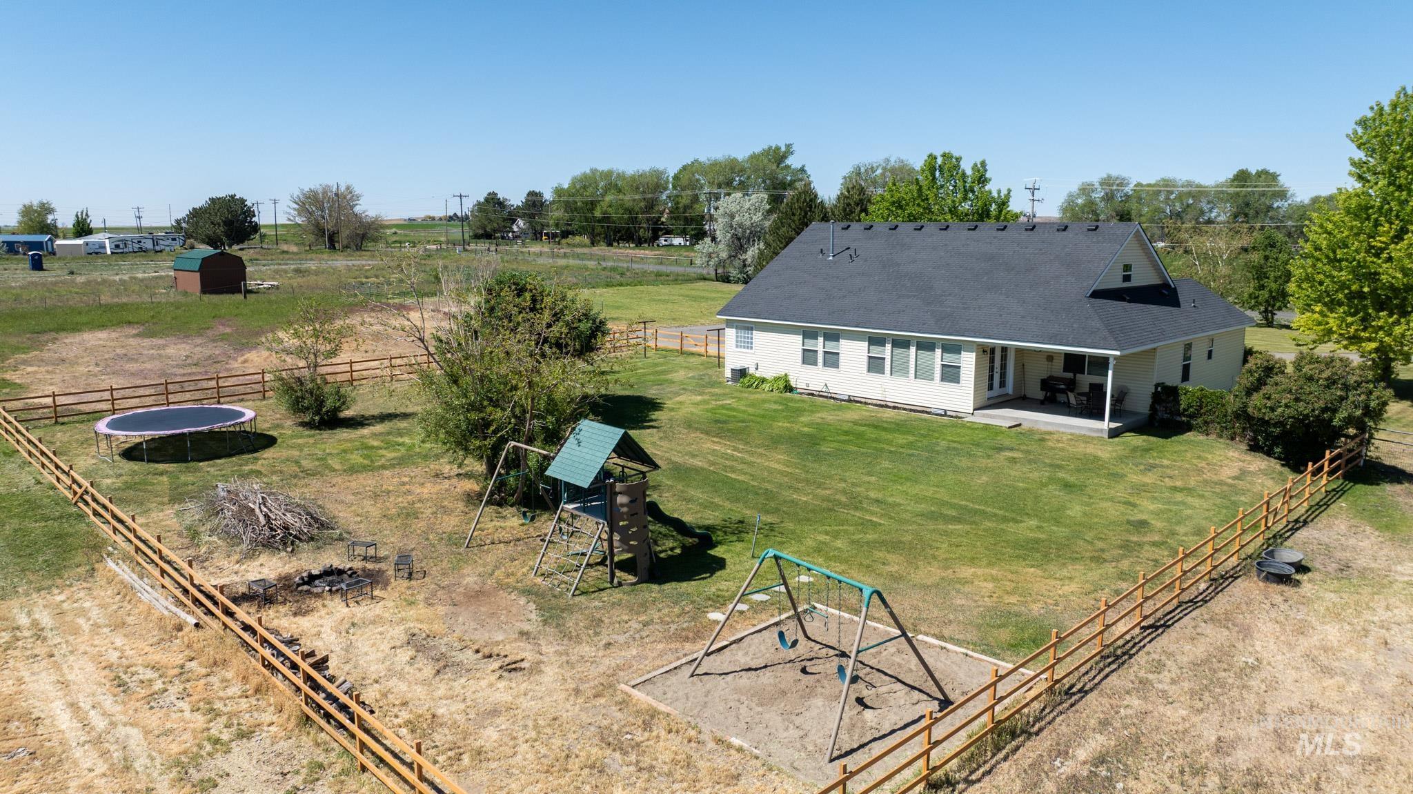 1868 S 1850 E, Gooding, Idaho 83330, 4 Bedrooms, 2 Bathrooms, Residential For Sale, Price $700,000, 98987606