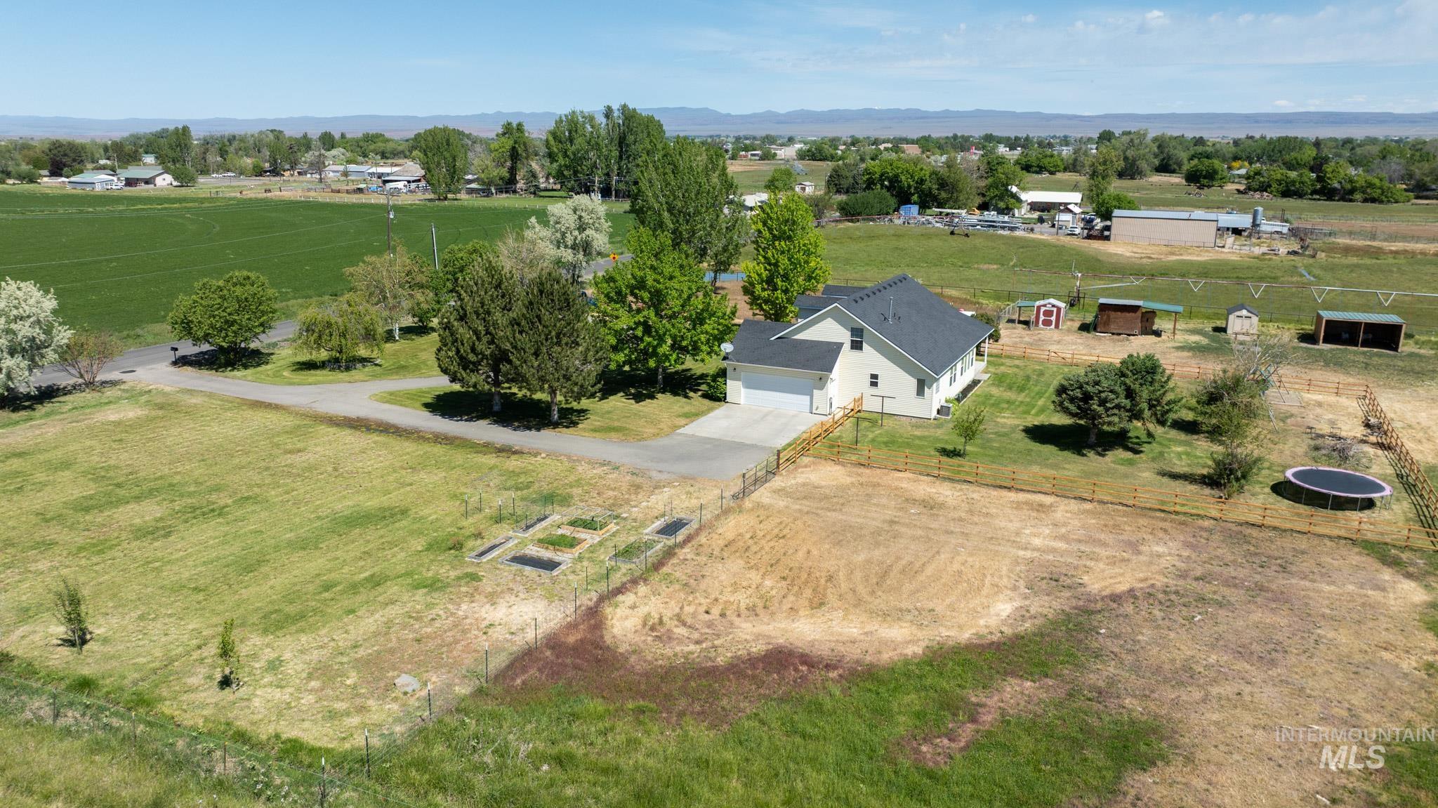 1868 S 1850 E, Gooding, Idaho 83330, 4 Bedrooms, 2 Bathrooms, Residential For Sale, Price $700,000, 98987606