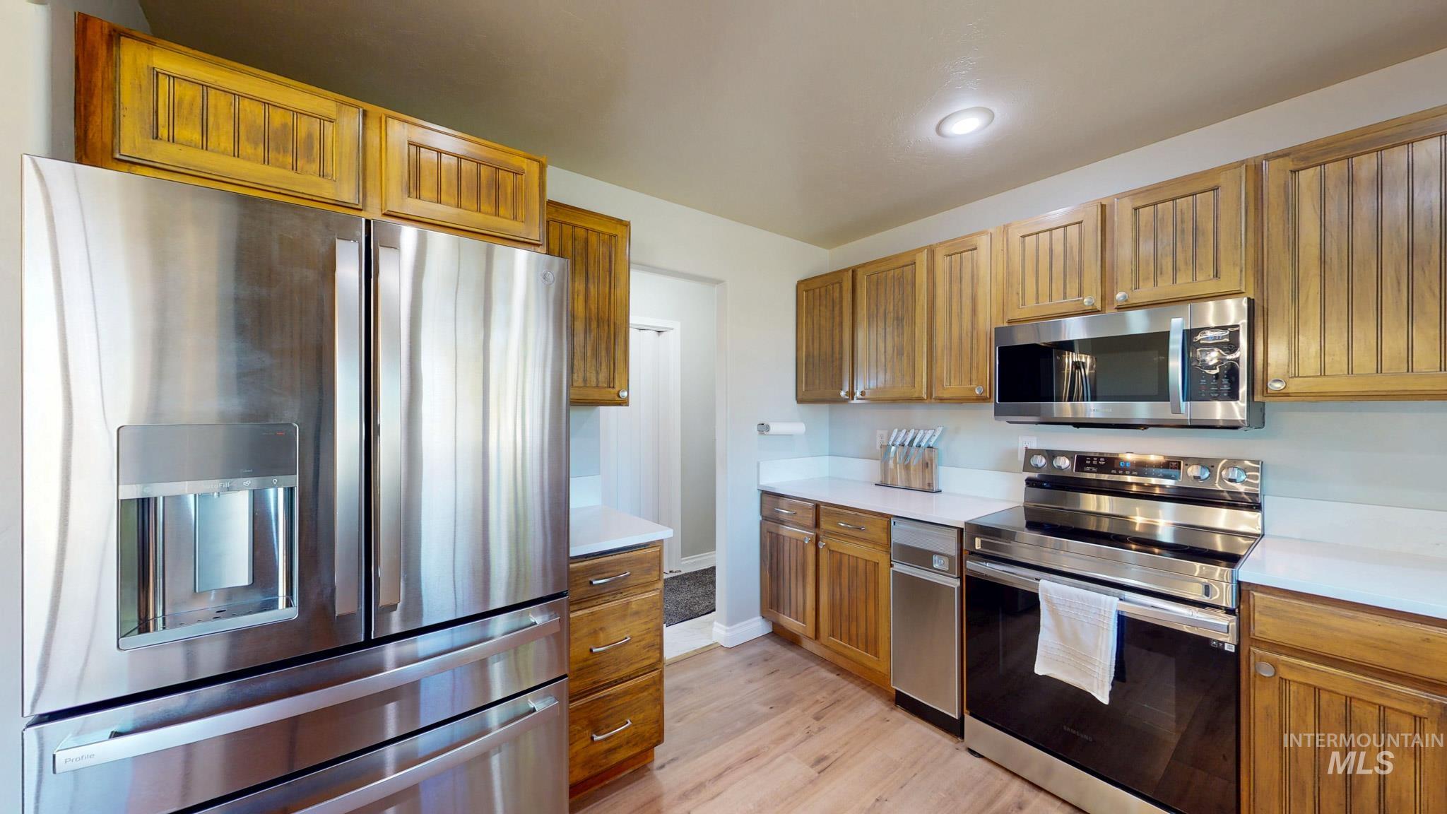 1868 S 1850 E, Gooding, Idaho 83330, 4 Bedrooms, 2 Bathrooms, Residential For Sale, Price $700,000, 98987606