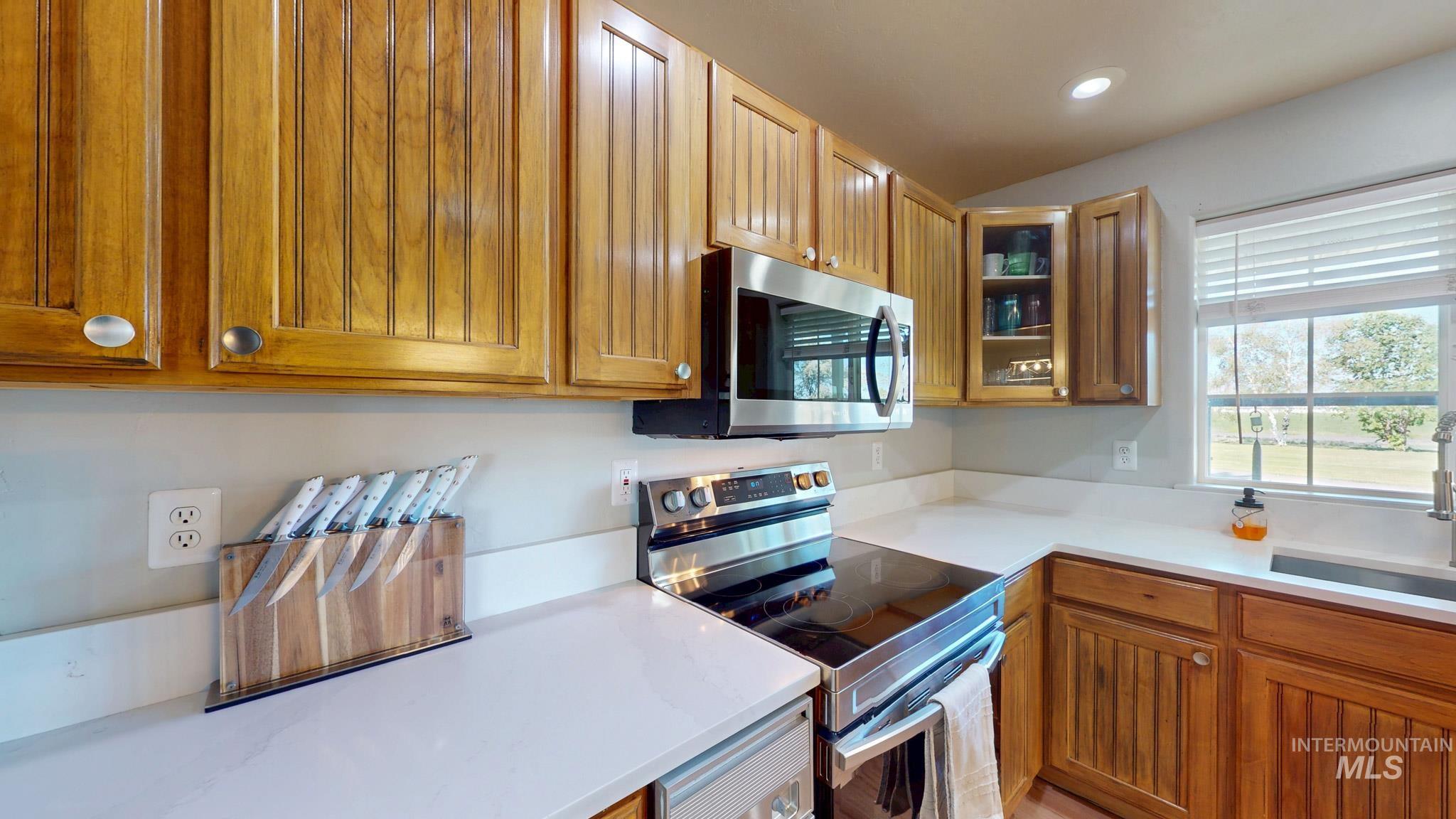 1868 S 1850 E, Gooding, Idaho 83330, 4 Bedrooms, 2 Bathrooms, Residential For Sale, Price $700,000, 98987606