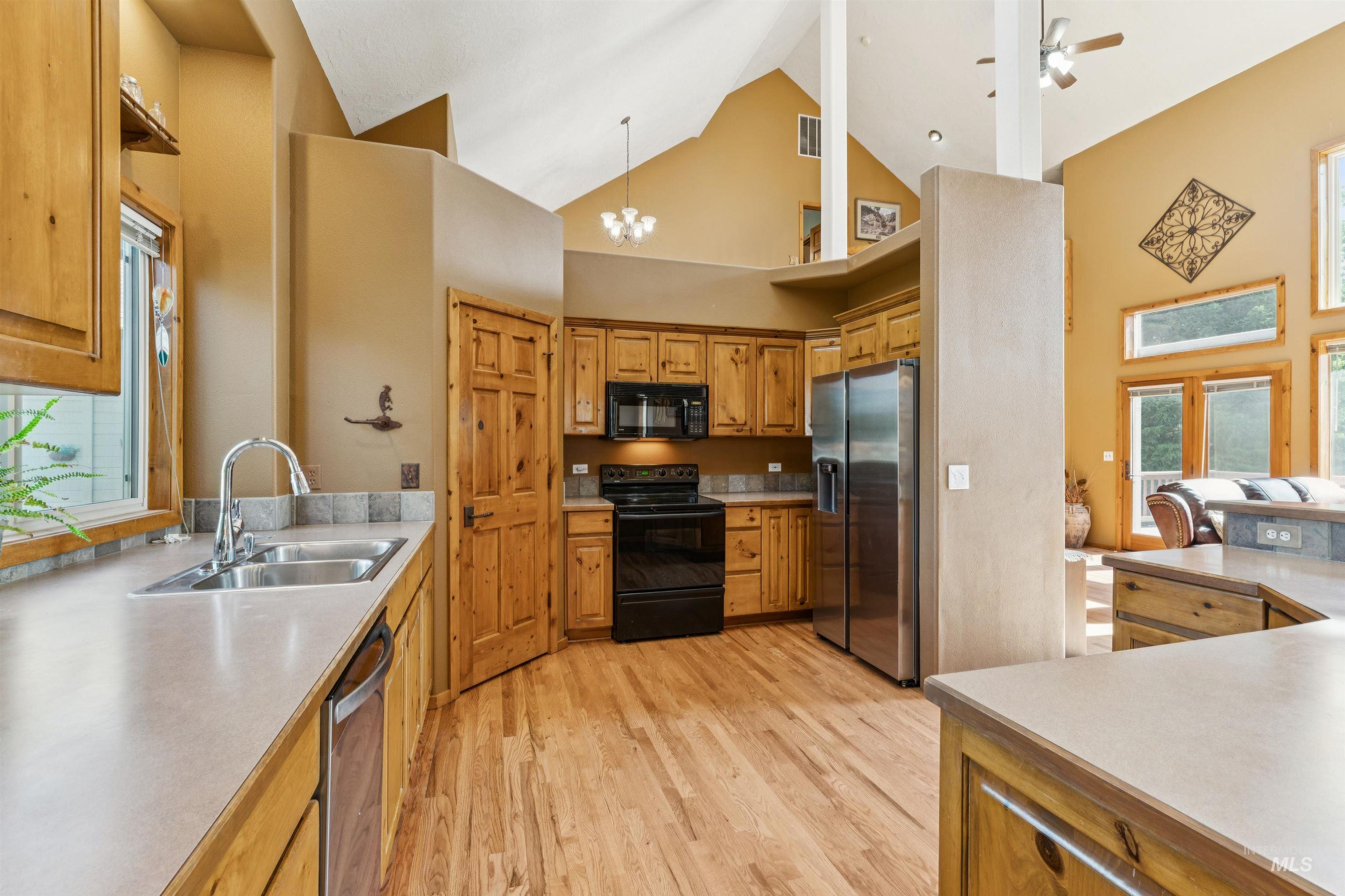 3013 Gold Creek, Eagle, Idaho 83616, 3 Bedrooms, 2 Bathrooms, Residential For Sale, Price $620,000, 98987612