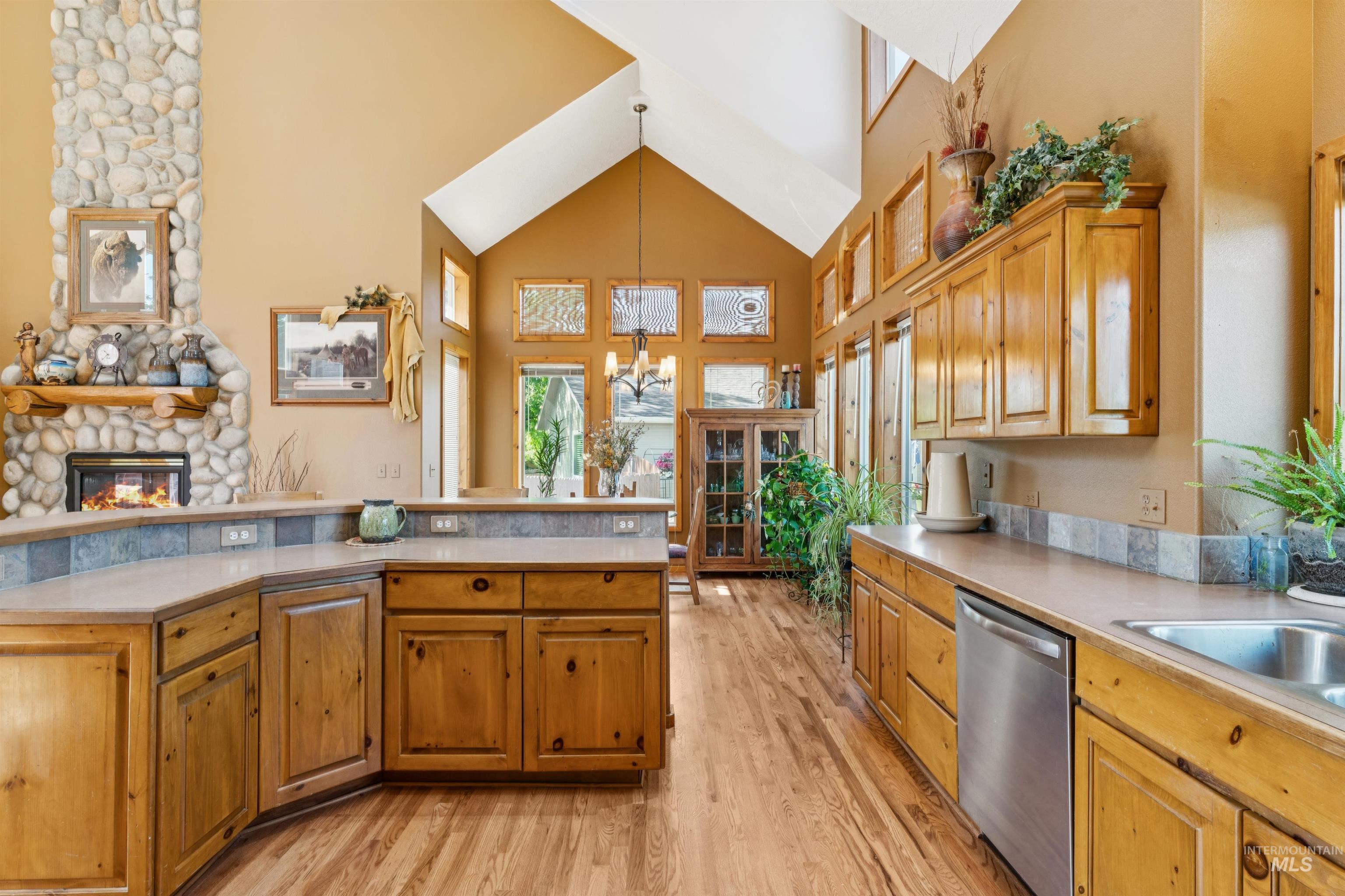 3013 Gold Creek, Eagle, Idaho 83616, 3 Bedrooms, 2 Bathrooms, Residential For Sale, Price $620,000, 98987612