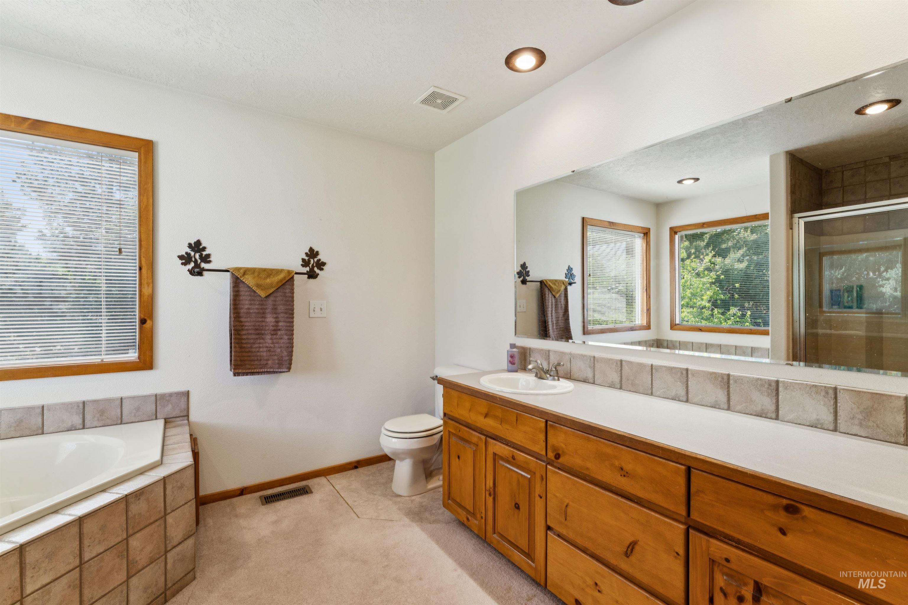 3013 Gold Creek, Eagle, Idaho 83616, 3 Bedrooms, 2 Bathrooms, Residential For Sale, Price $620,000, 98987612