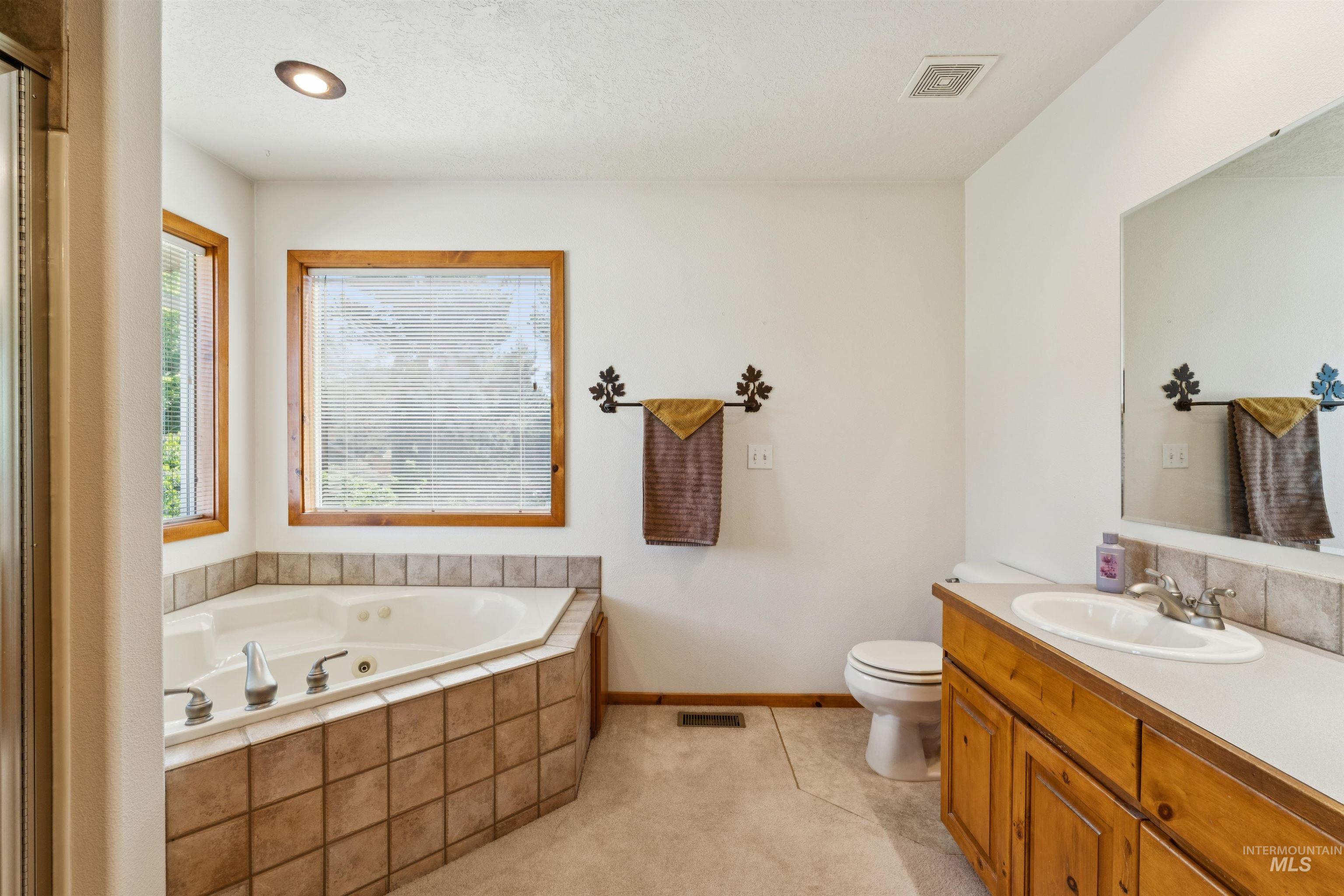 3013 Gold Creek, Eagle, Idaho 83616, 3 Bedrooms, 2 Bathrooms, Residential For Sale, Price $620,000, 98987612