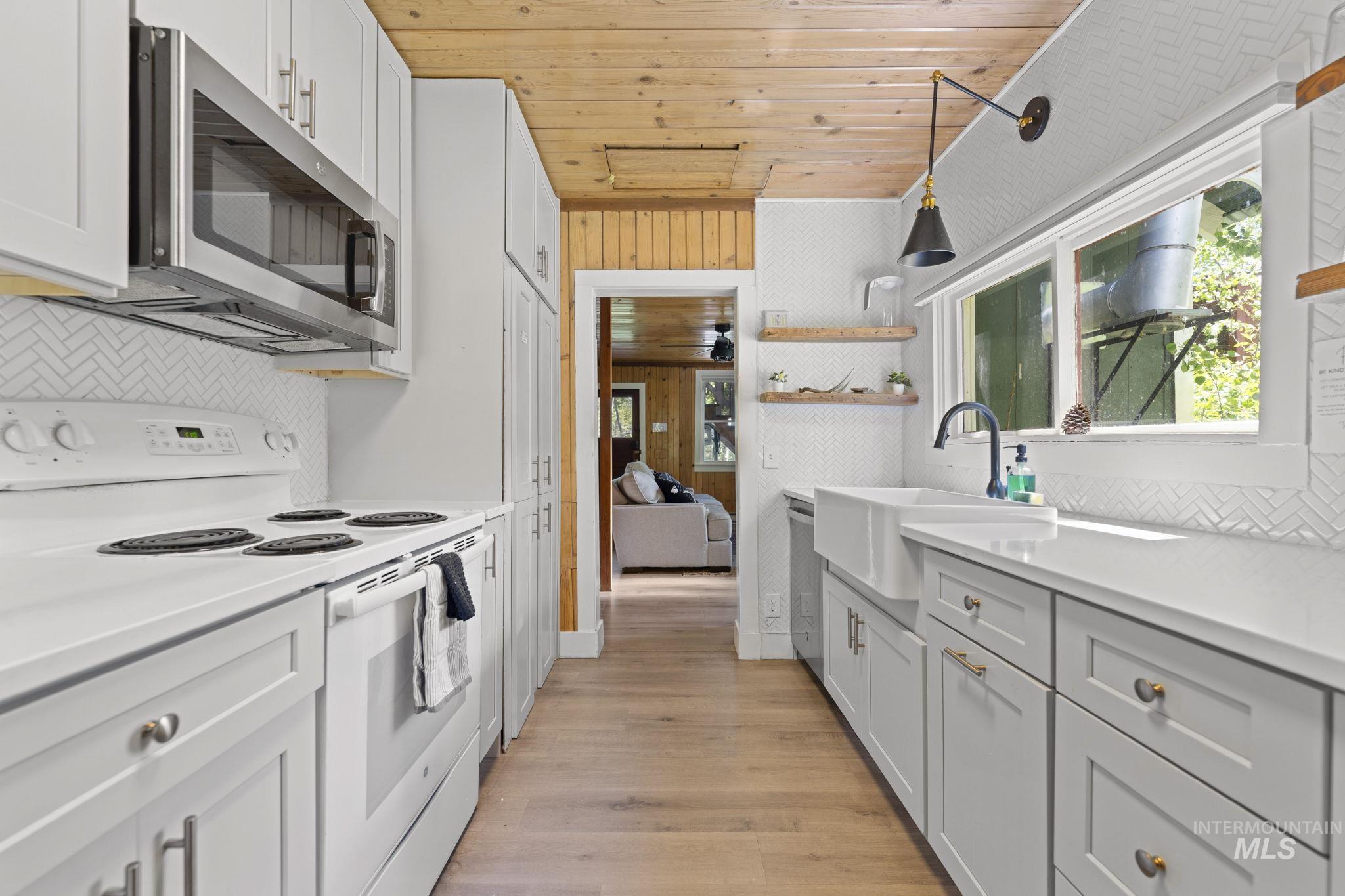 1005 Yew Wood, McCall, Idaho 83638, 3 Bedrooms, 1 Bathroom, Residential For Sale, Price $389,000, 98987619