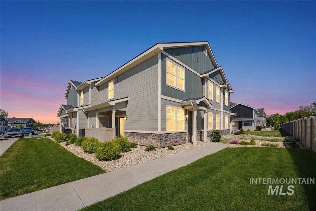2314 E Spice Loop #4, Nampa, Idaho 83651, 2 Bedrooms, 2.5 Bathrooms, Residential For Sale, Price $300,000, 98987624