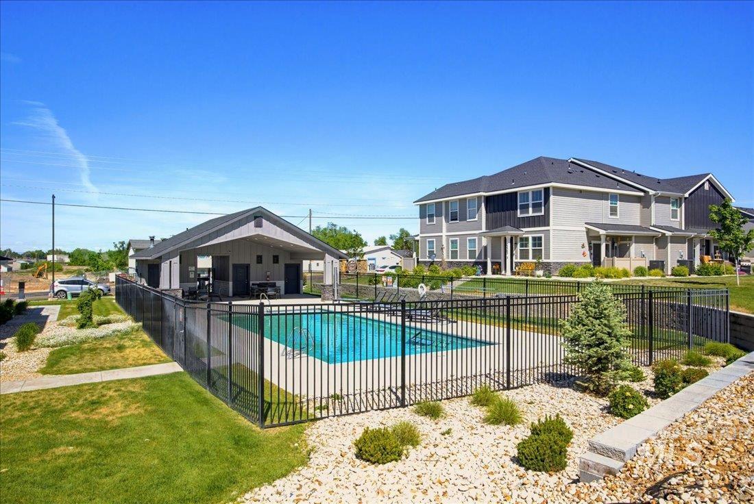 2314 E Spice Loop #4, Nampa, Idaho 83651, 2 Bedrooms, 2.5 Bathrooms, Residential For Sale, Price $300,000, 98987624