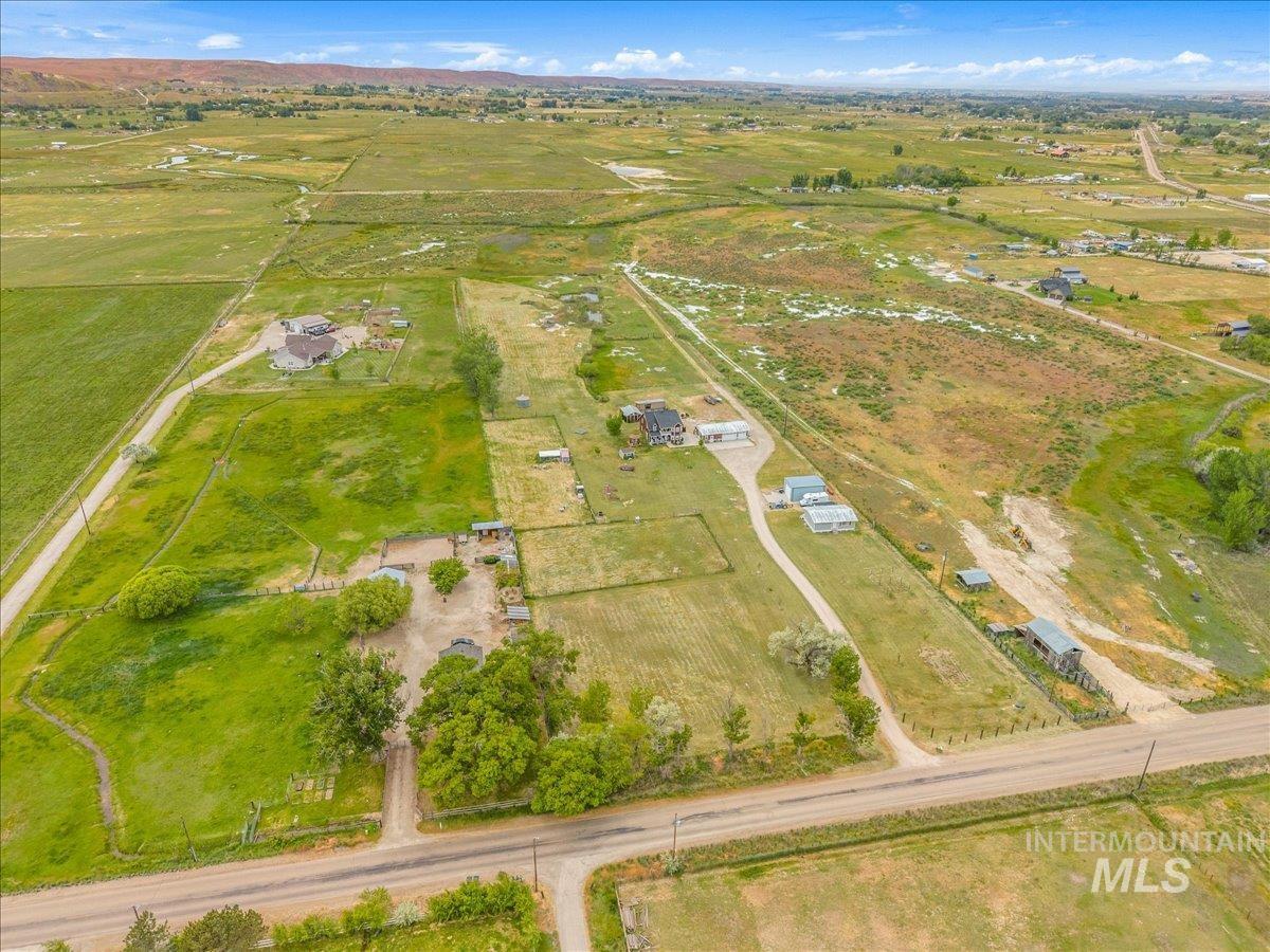 2577 Star Lane, Emmett, Idaho 83617, 5 Bedrooms, 3 Bathrooms, Residential For Sale, Price $849,900, 98987627